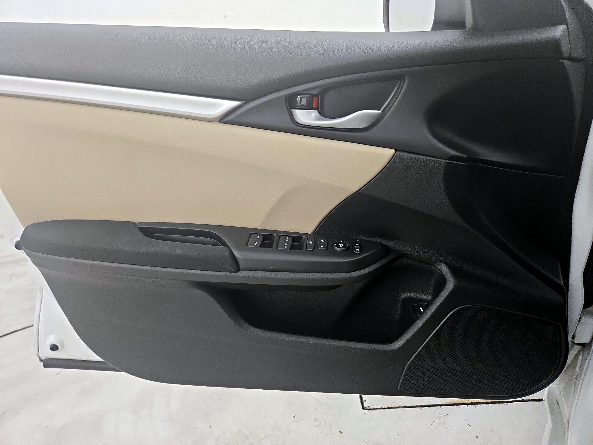 Thumbnail: 2019 Honda Civic - 12