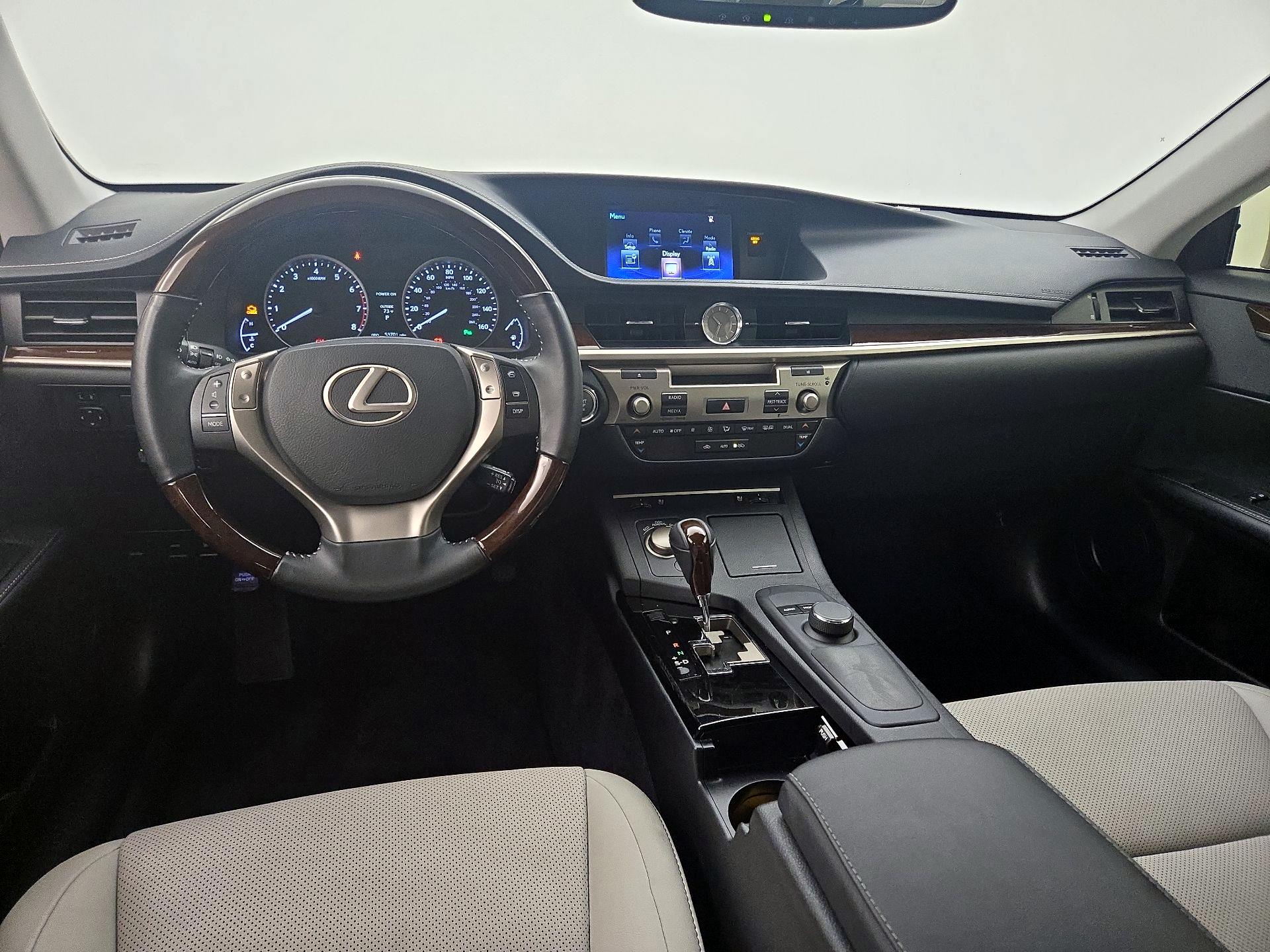Thumbnail: 2015 Lexus ES - 9