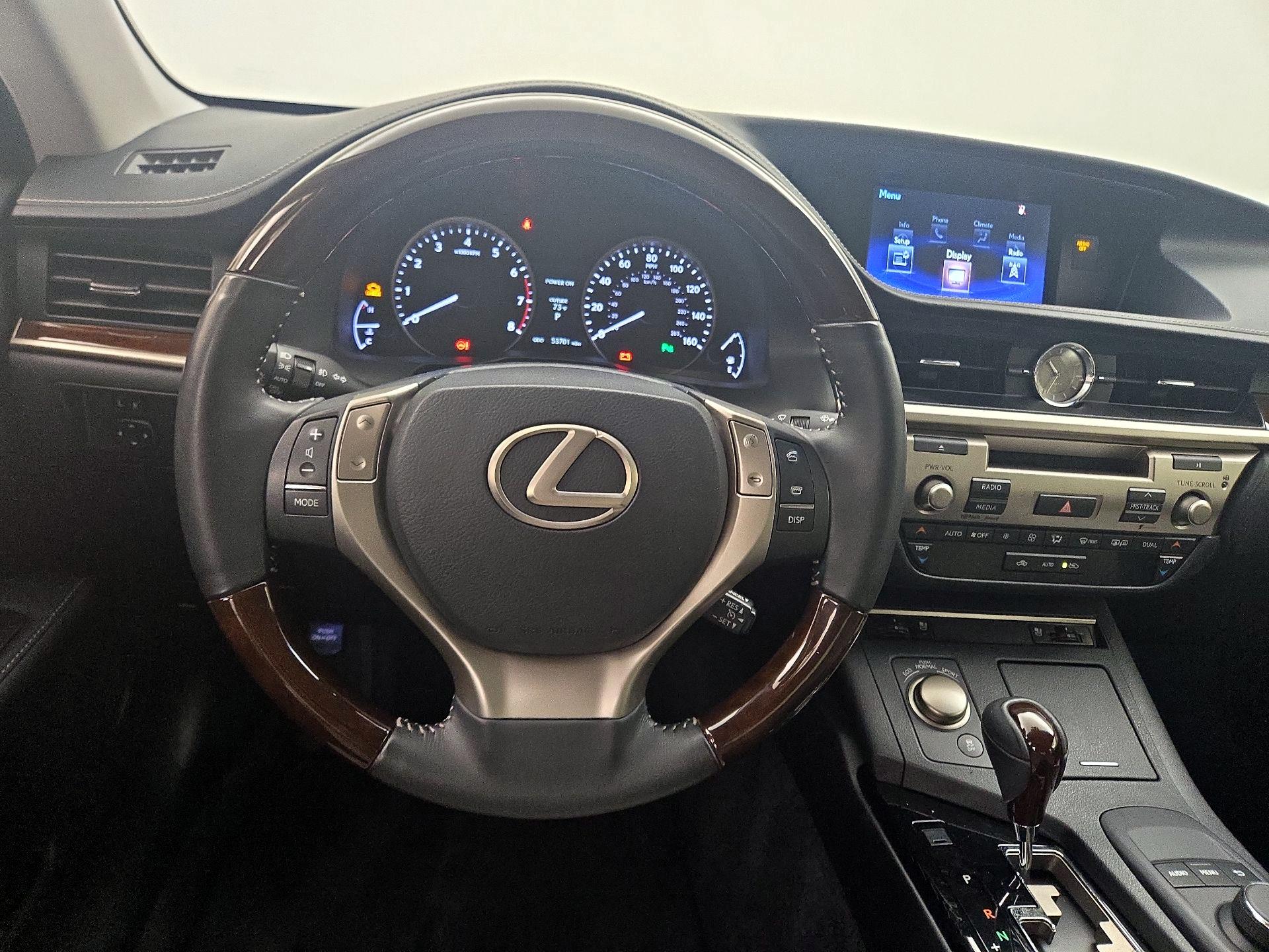 Thumbnail: 2015 Lexus ES - 10