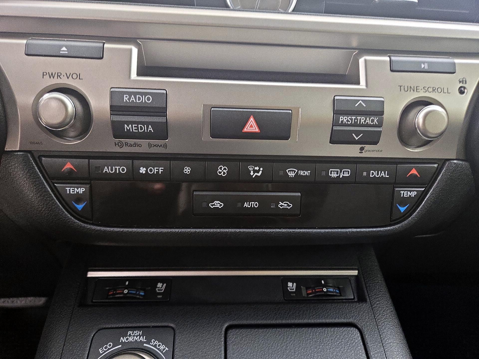 Thumbnail: 2015 Lexus ES - 16