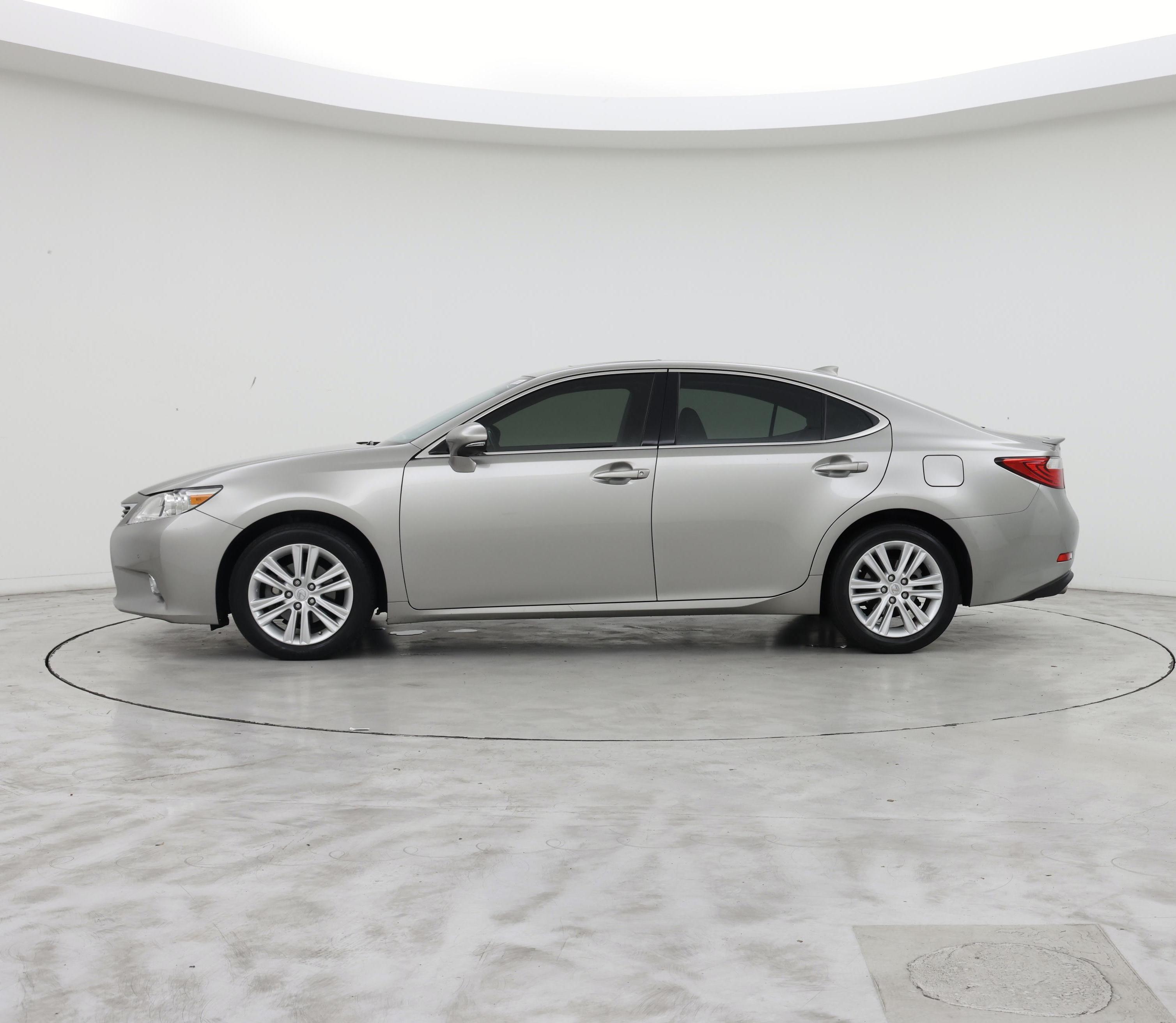Thumbnail: 2015 Lexus ES - 3