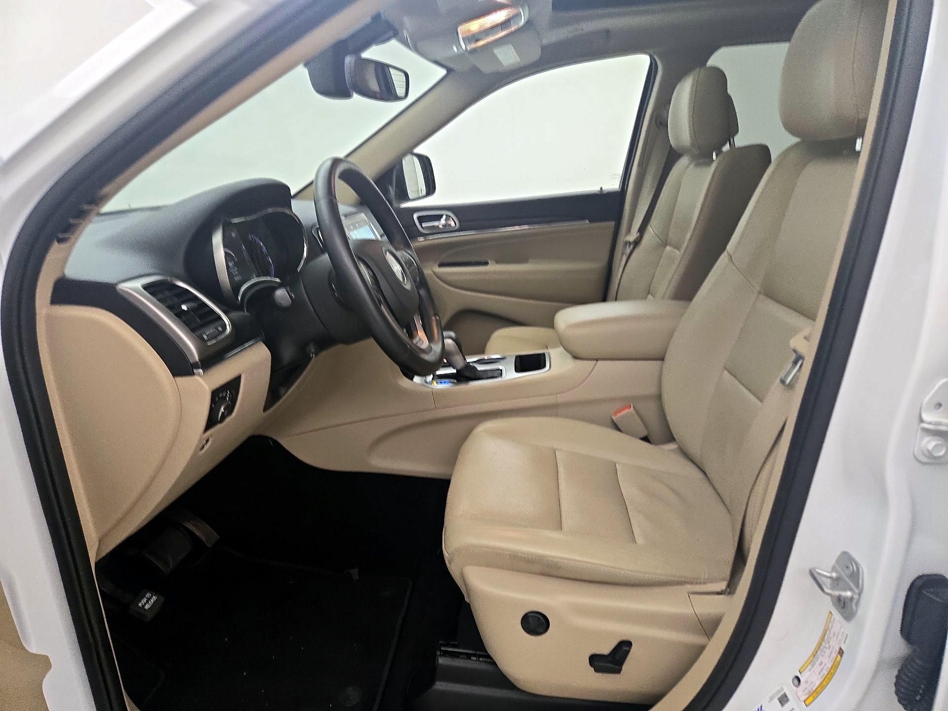 Thumbnail: 2019 Jeep Grand Cherokee - 11