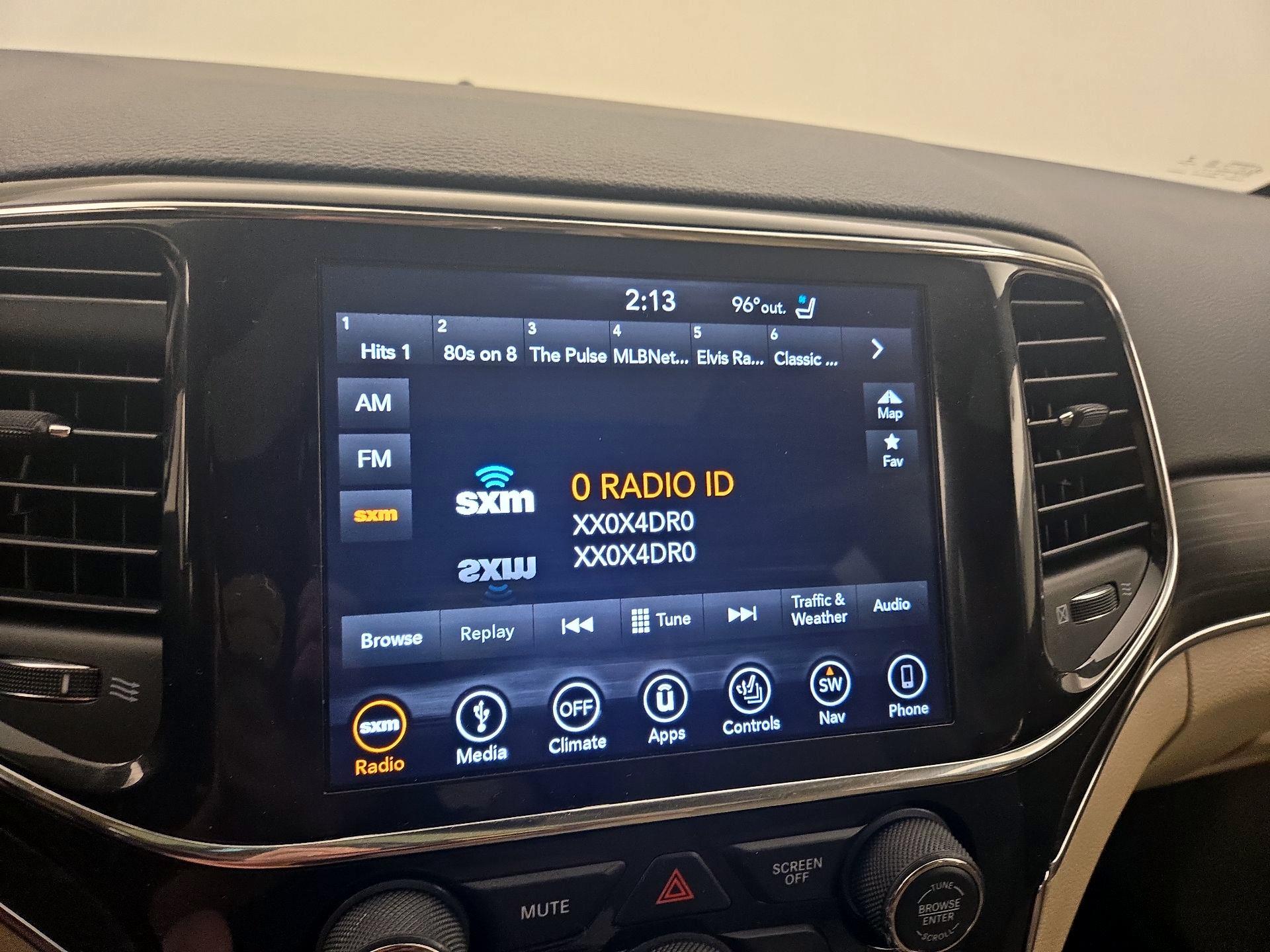 Thumbnail: 2019 Jeep Grand Cherokee - 16