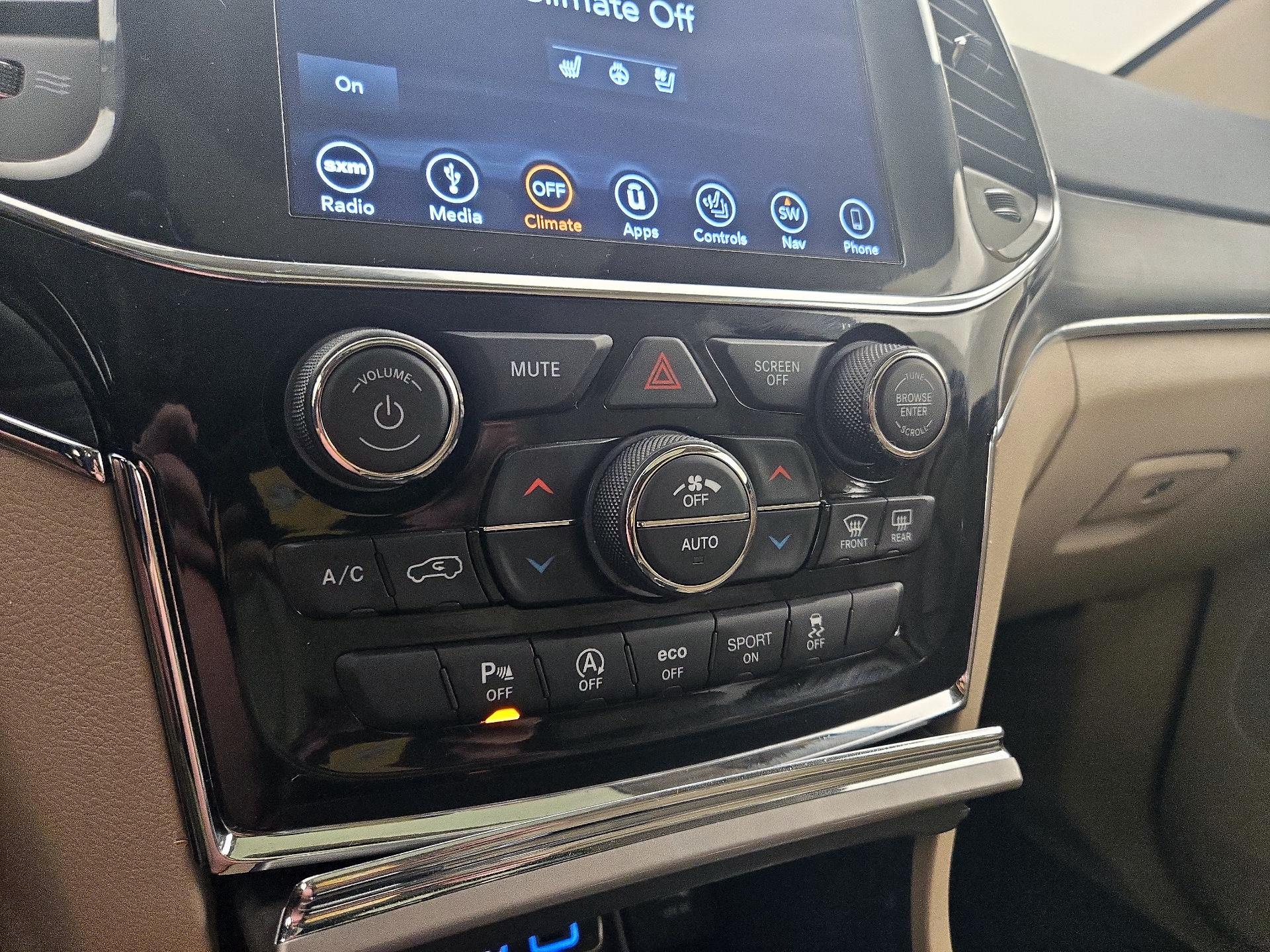 Thumbnail: 2019 Jeep Grand Cherokee - 17