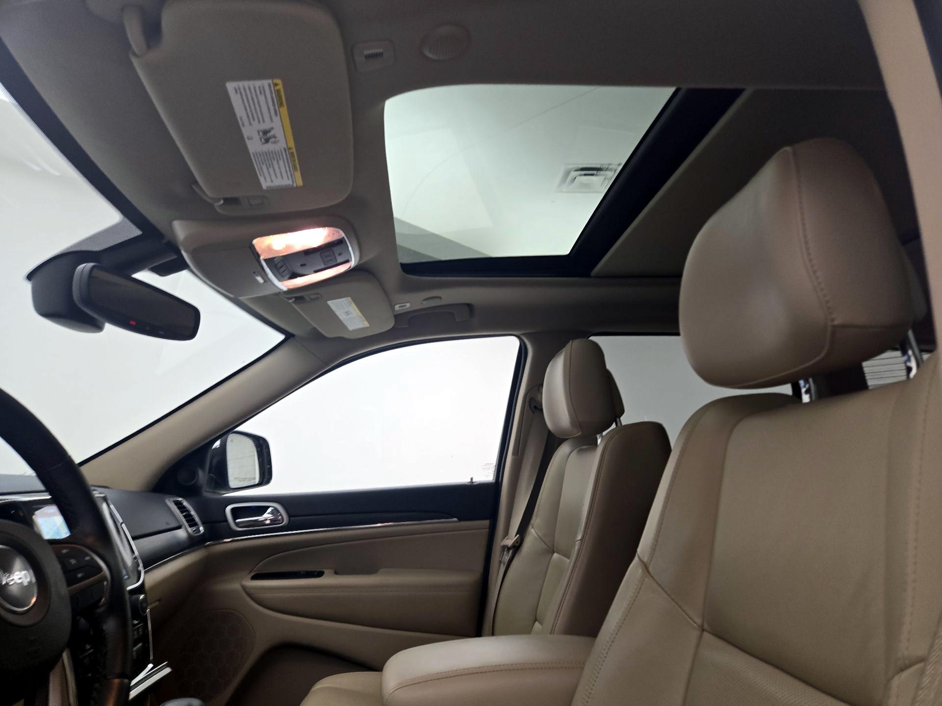 Thumbnail: 2019 Jeep Grand Cherokee - 20