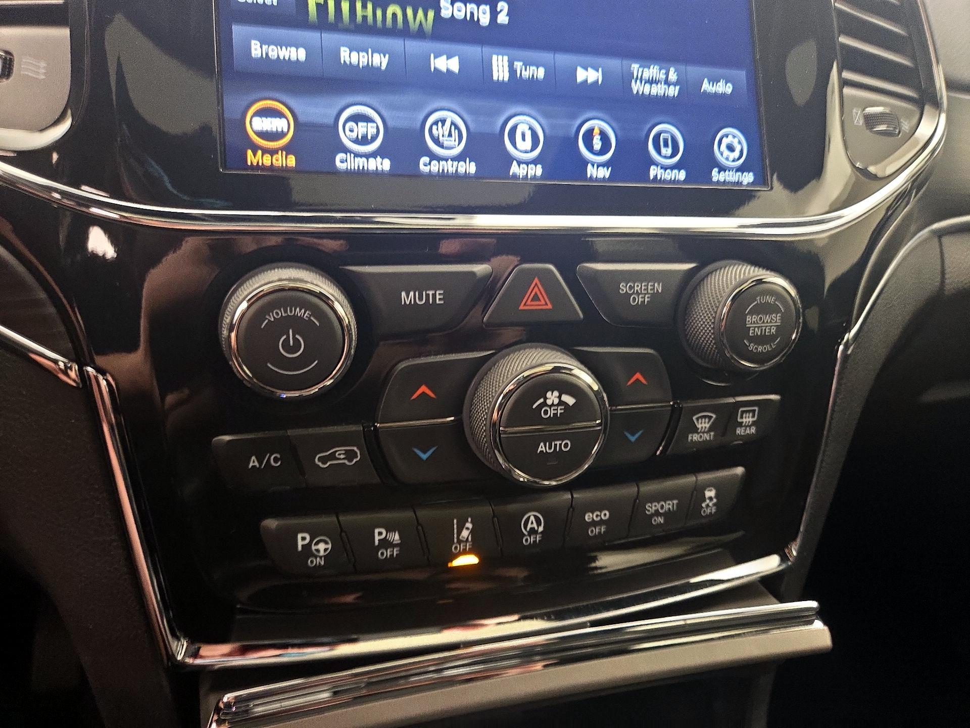 Thumbnail: 2020 Jeep Grand Cherokee - 17