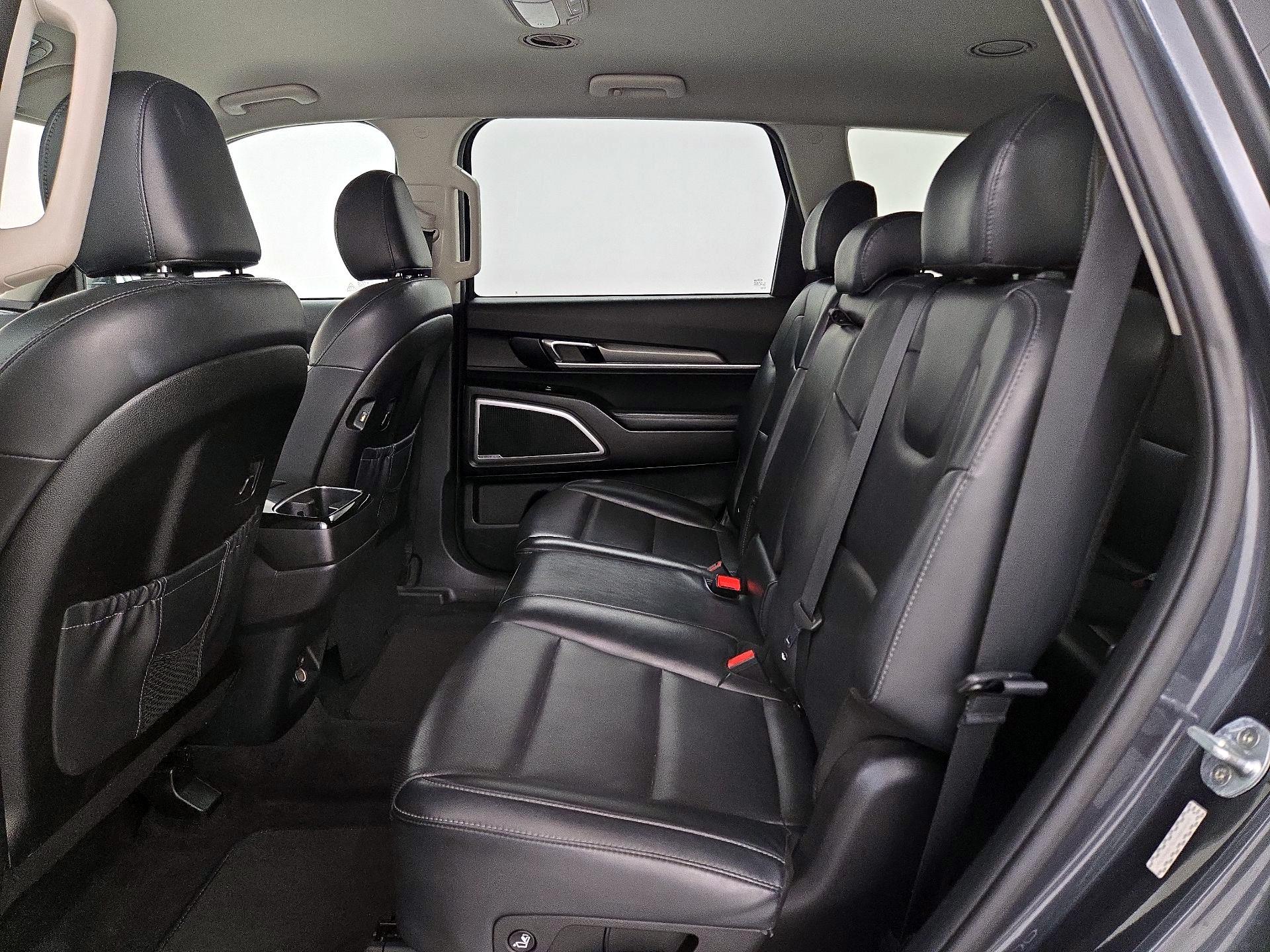 Thumbnail: 2020 Kia Telluride - 19