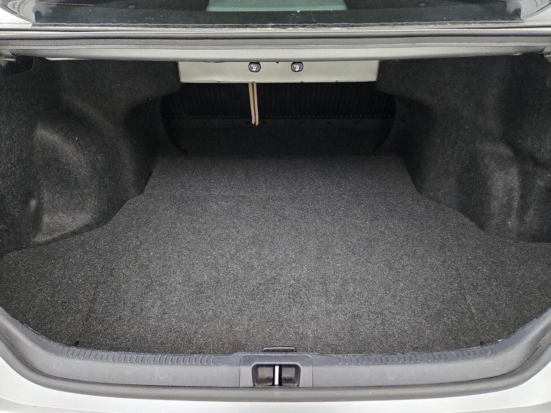 Thumbnail: 2016 Toyota Camry - 18