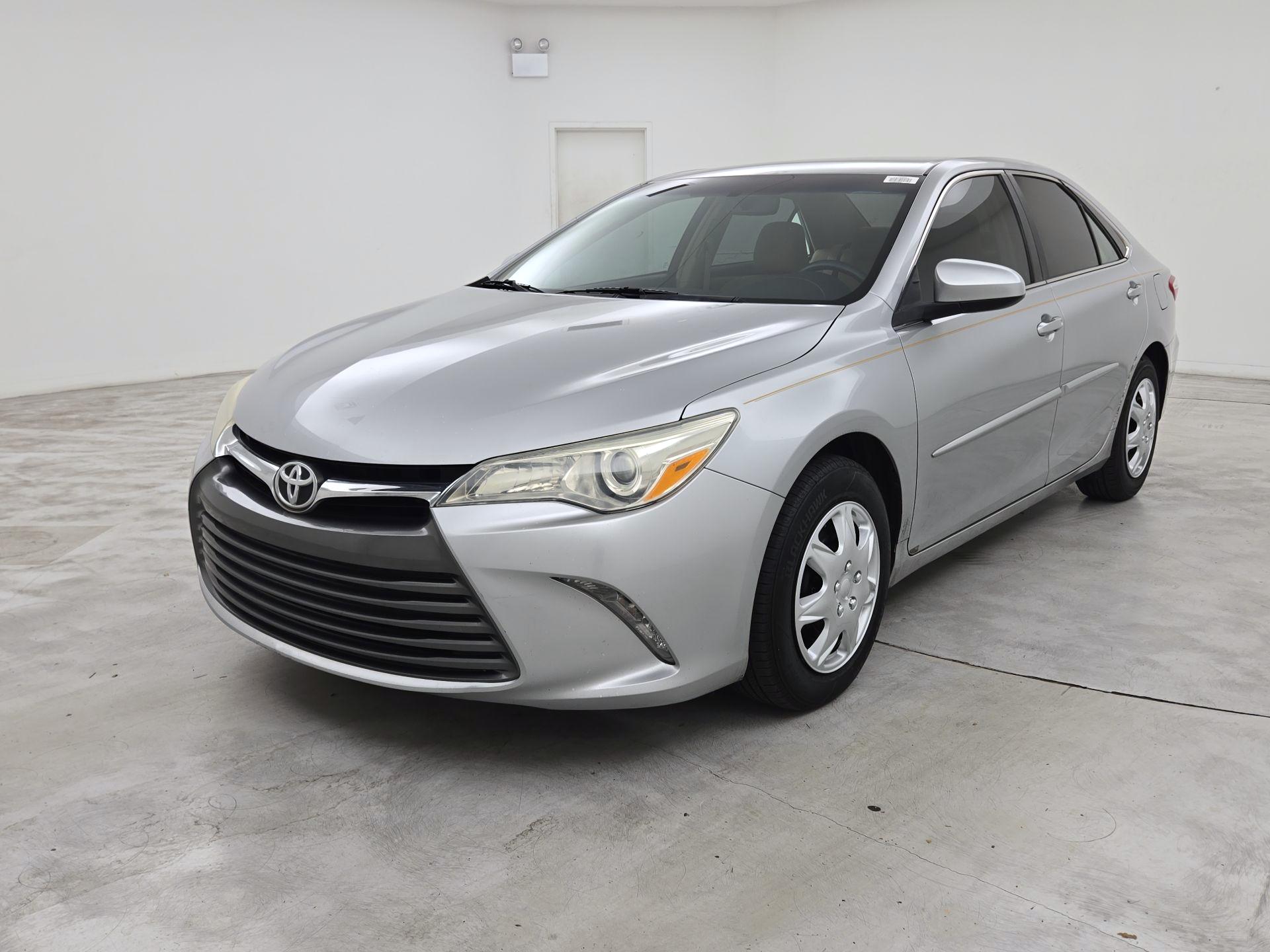 Thumbnail: 2016 Toyota Camry - 3