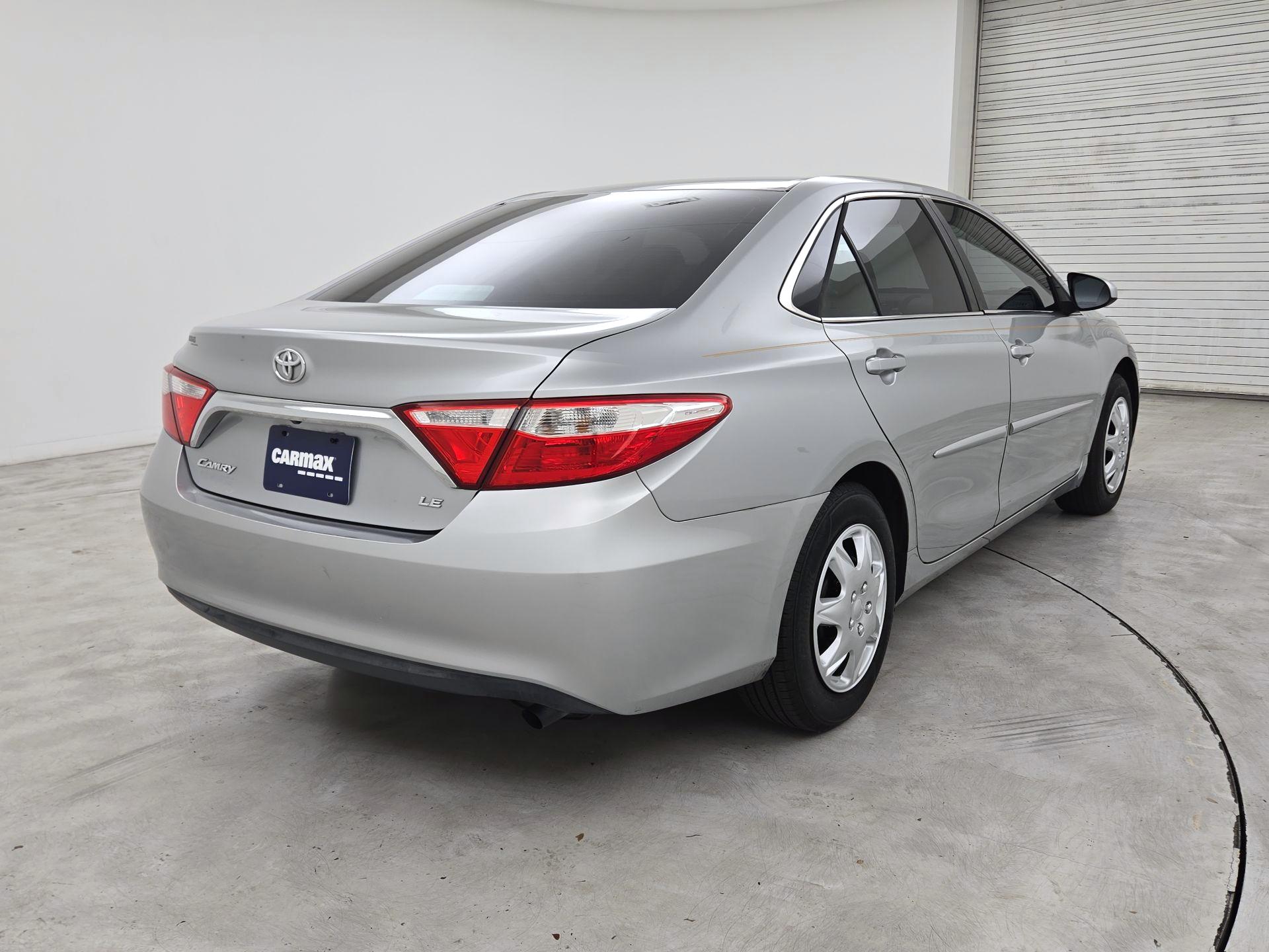 Thumbnail: 2016 Toyota Camry - 5