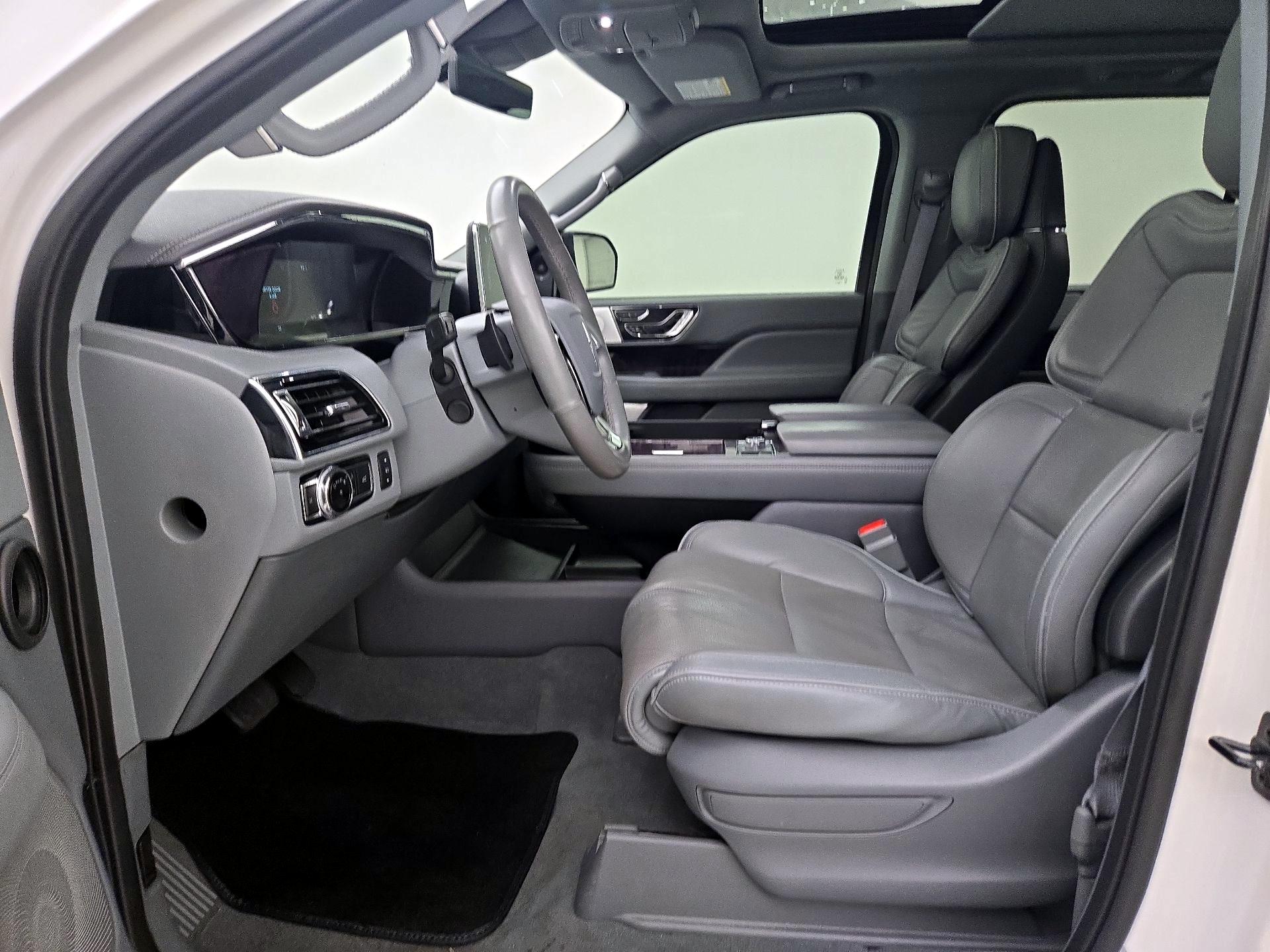 Thumbnail: 2019 Lincoln Navigator - 11