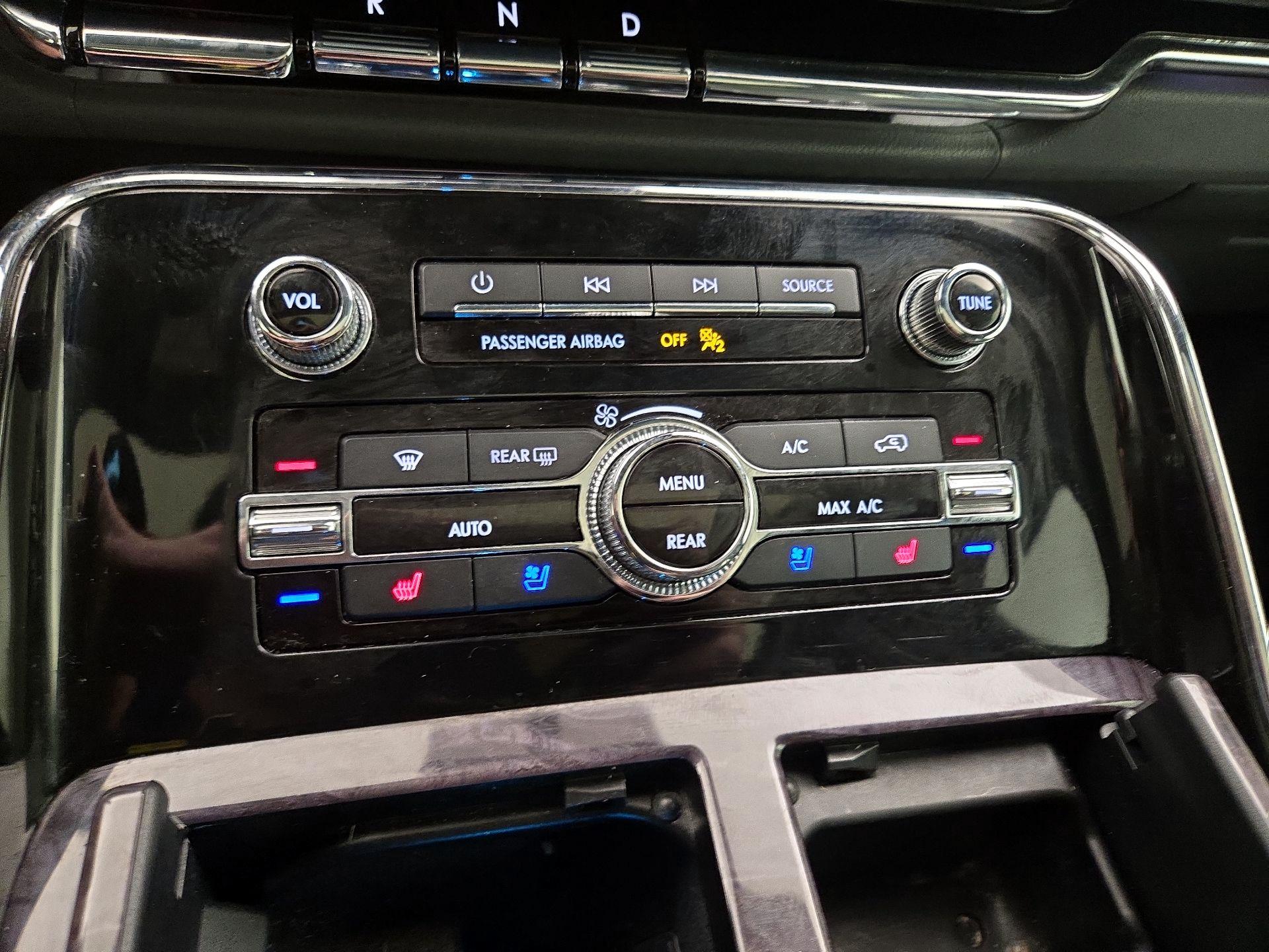 Thumbnail: 2019 Lincoln Navigator - 17