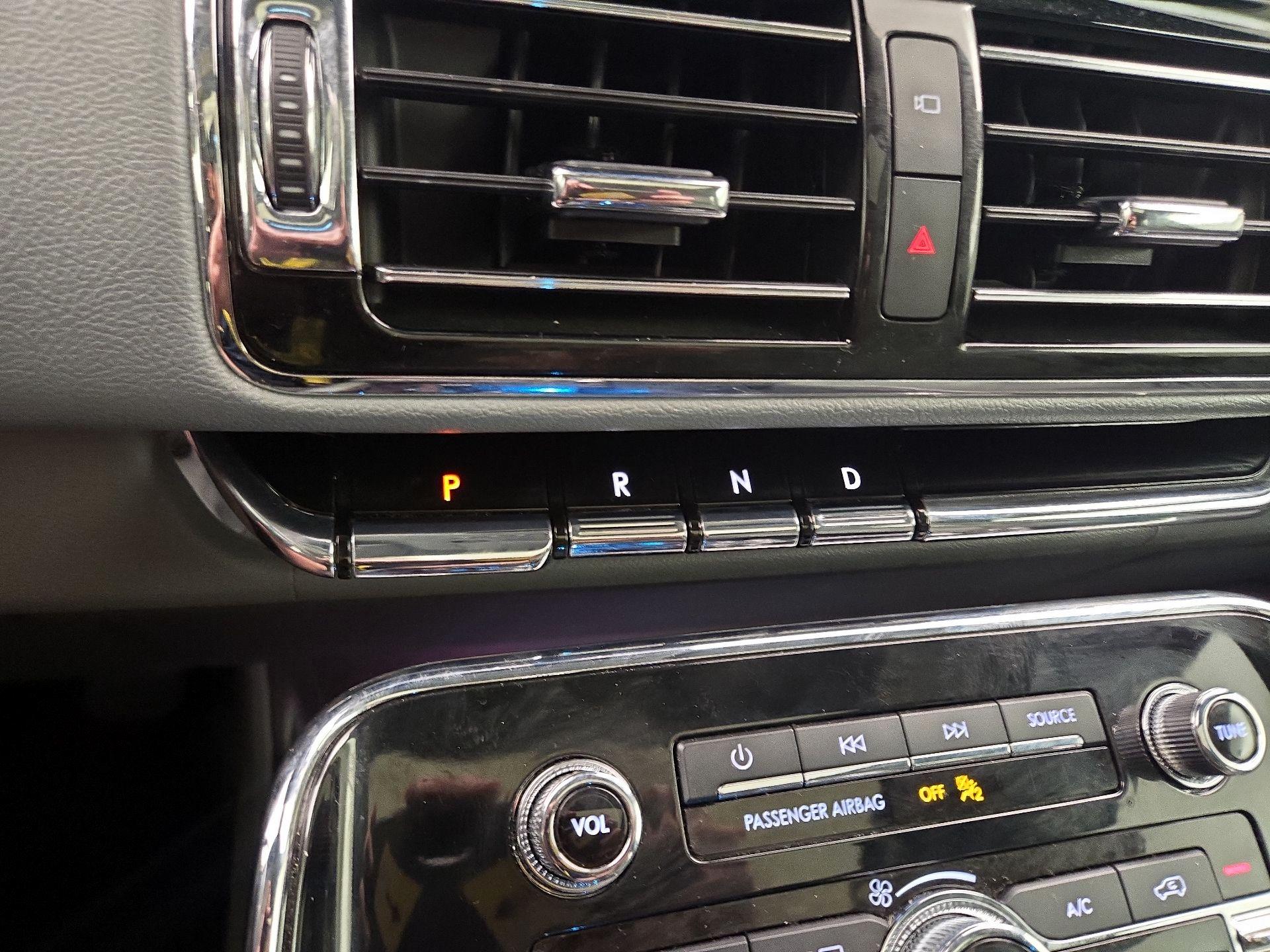 Thumbnail: 2019 Lincoln Navigator - 18