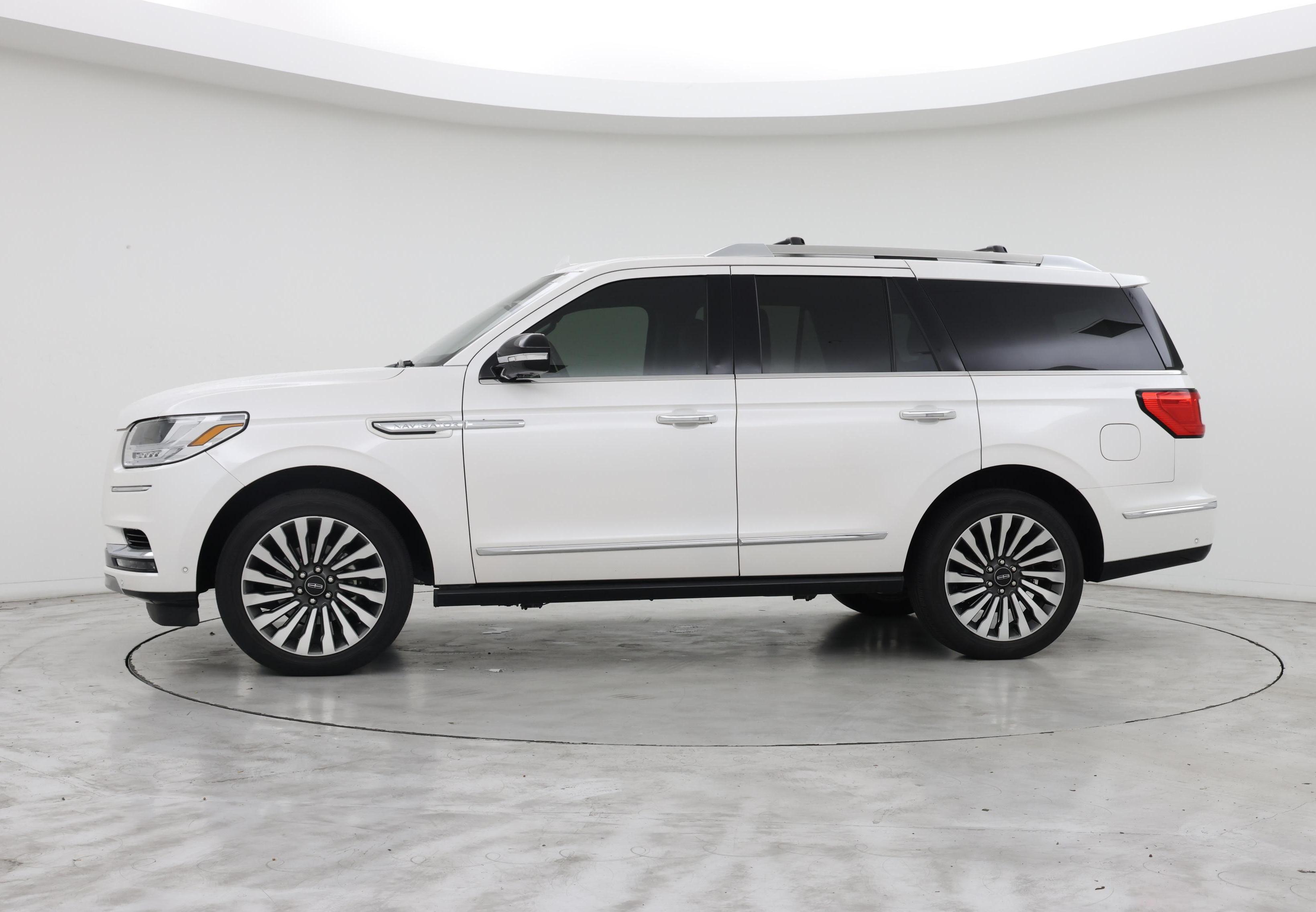 Thumbnail: 2019 Lincoln Navigator - 3