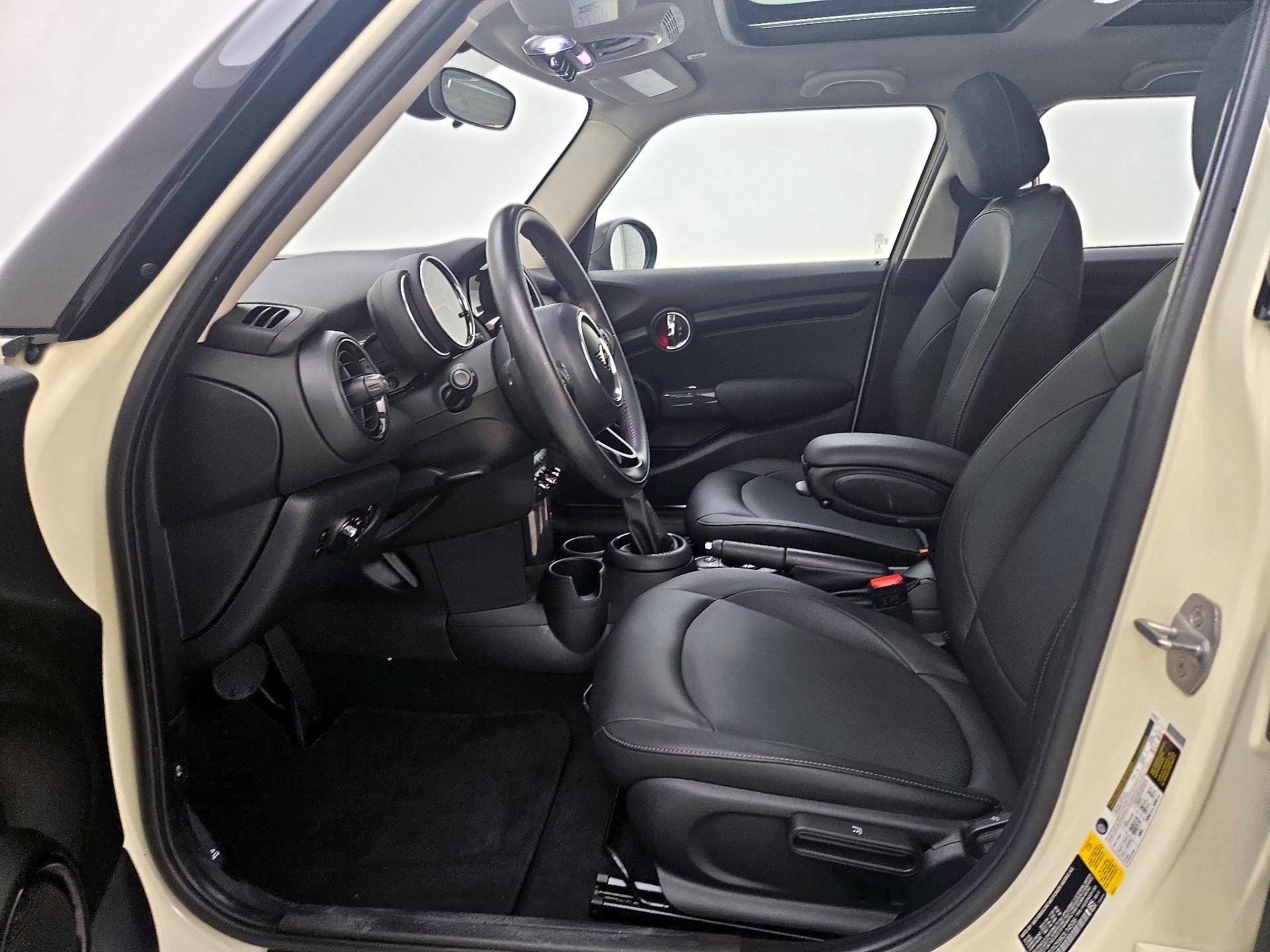 Thumbnail: 2019 MINI Cooper Hardtop - 11