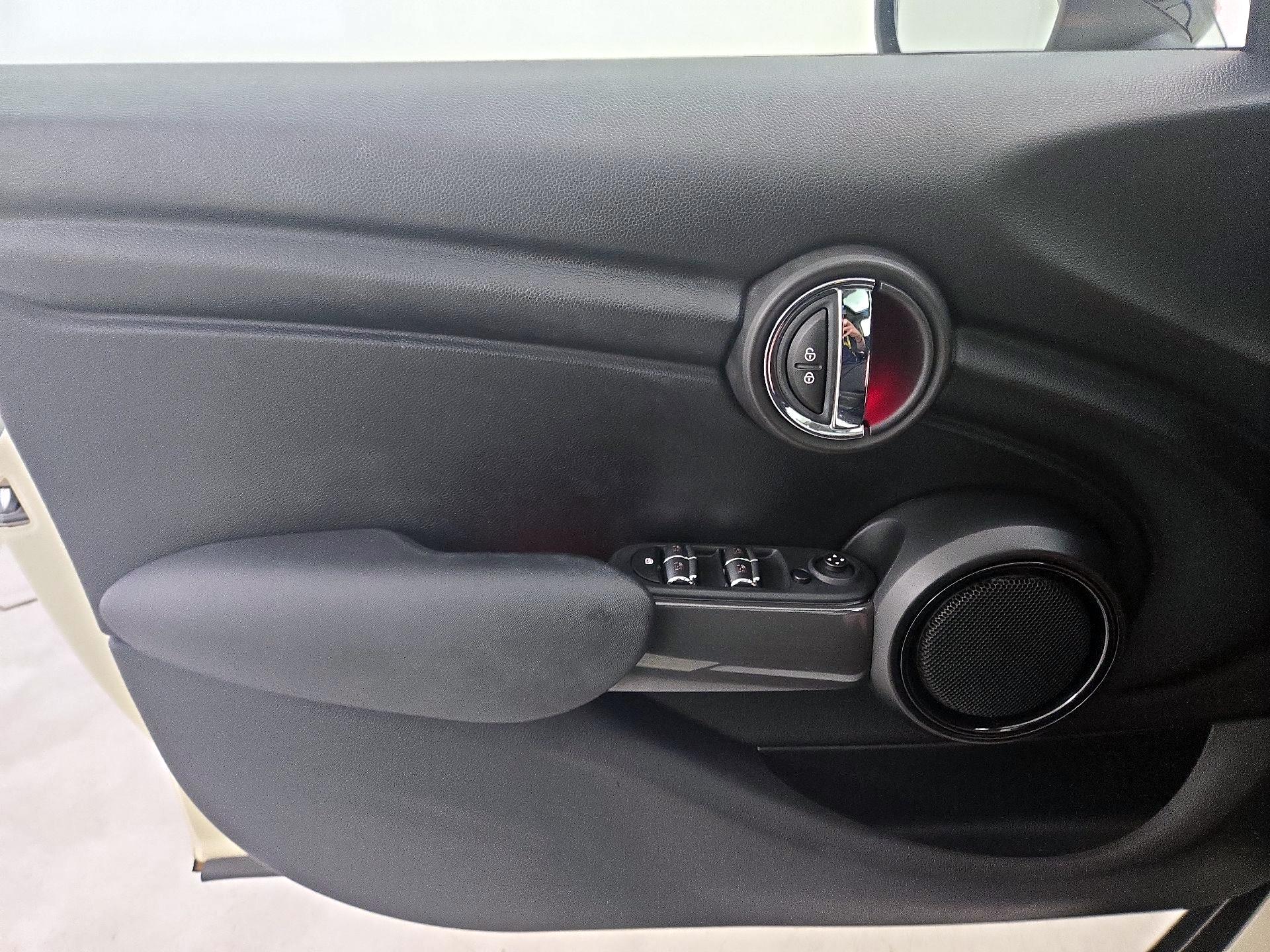 Thumbnail: 2019 MINI Cooper Hardtop - 12