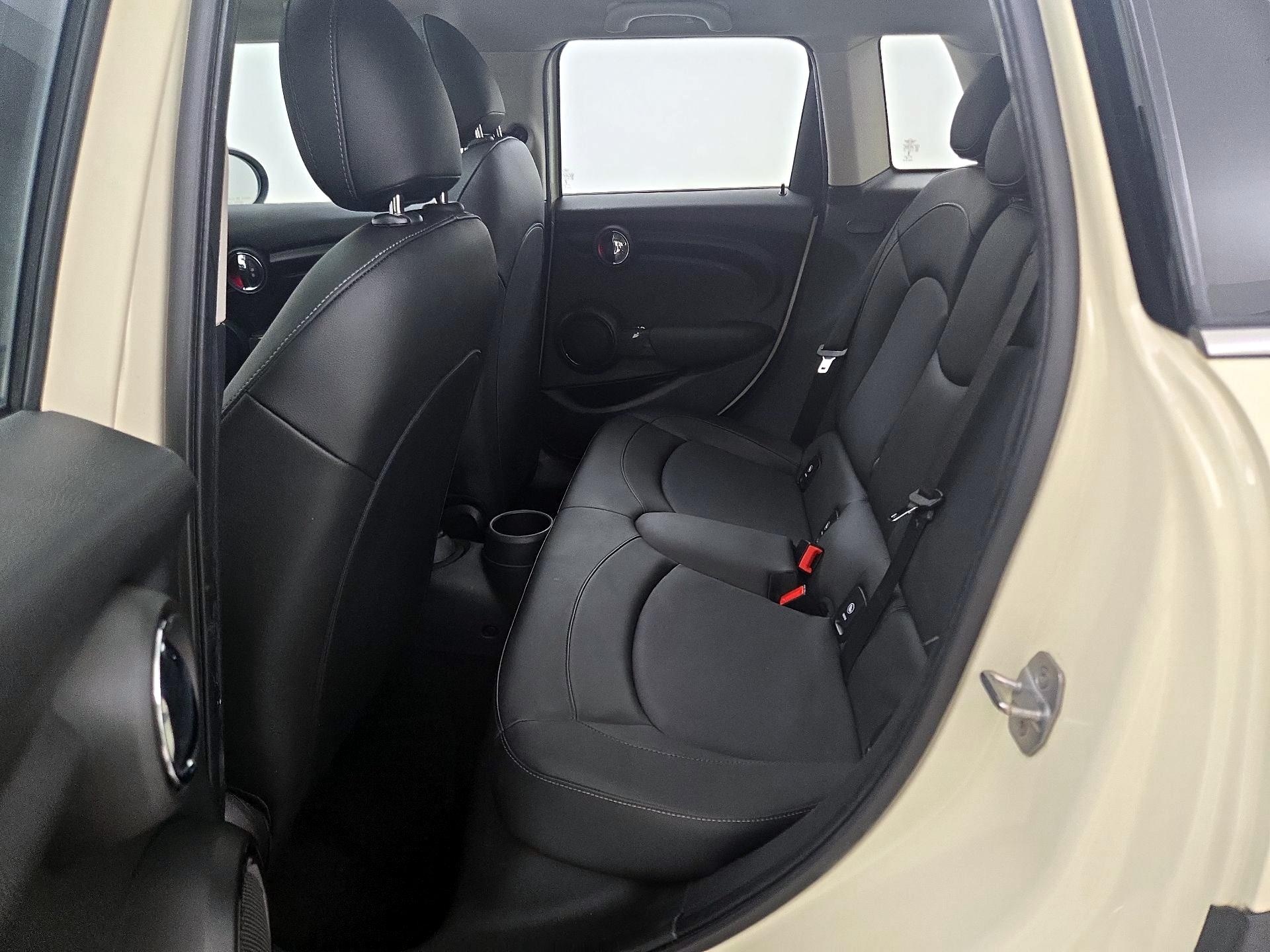 Thumbnail: 2019 MINI Cooper Hardtop - 20