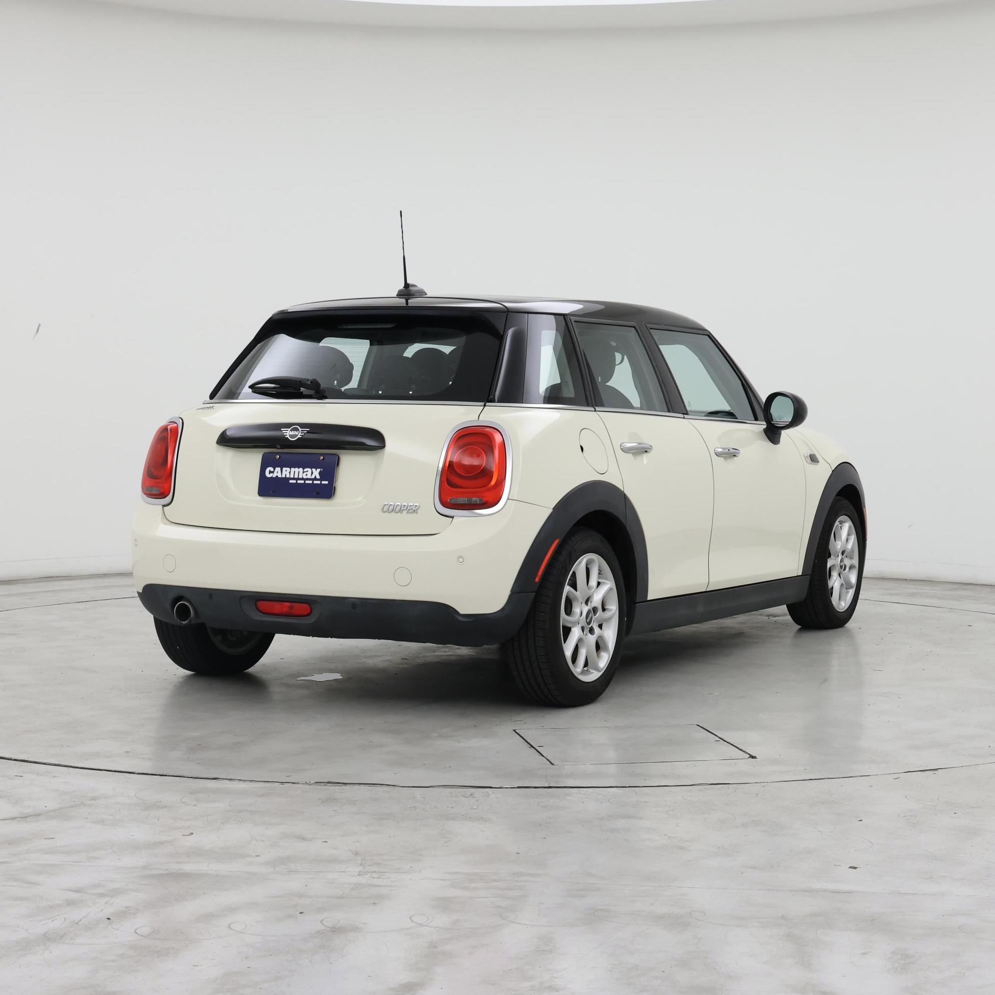 Thumbnail: 2019 MINI Cooper Hardtop - 8