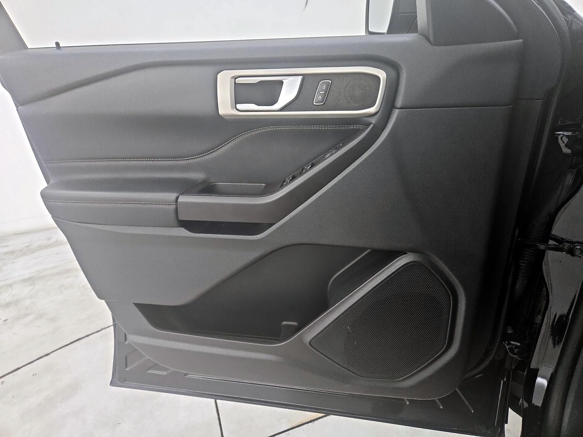 Thumbnail: 2020 Ford Explorer - 12