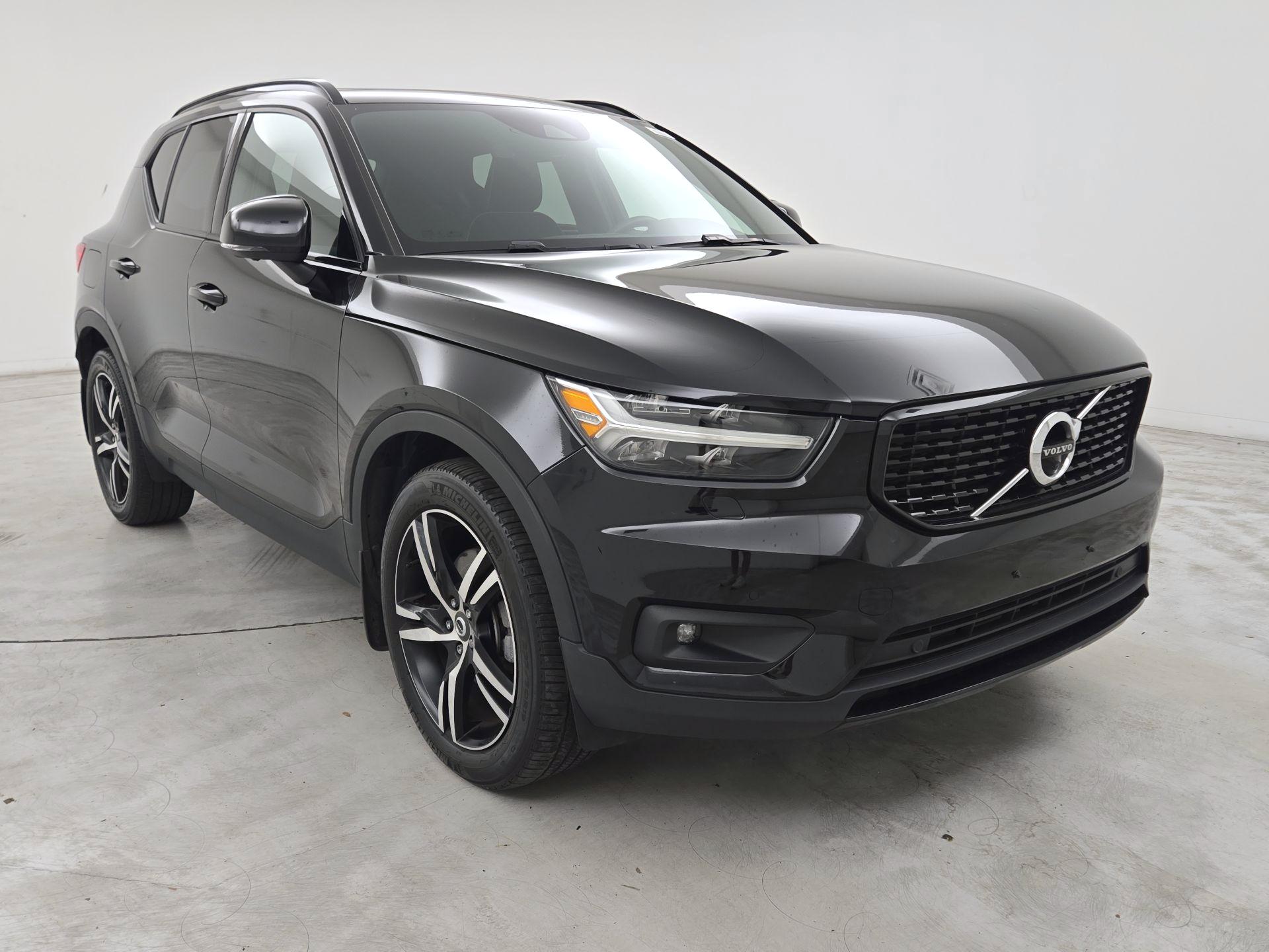 Thumbnail: 2021 Volvo XC40 - 1