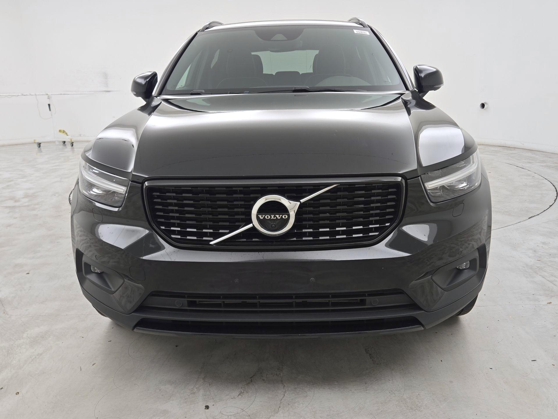 Thumbnail: 2021 Volvo XC40 - 2