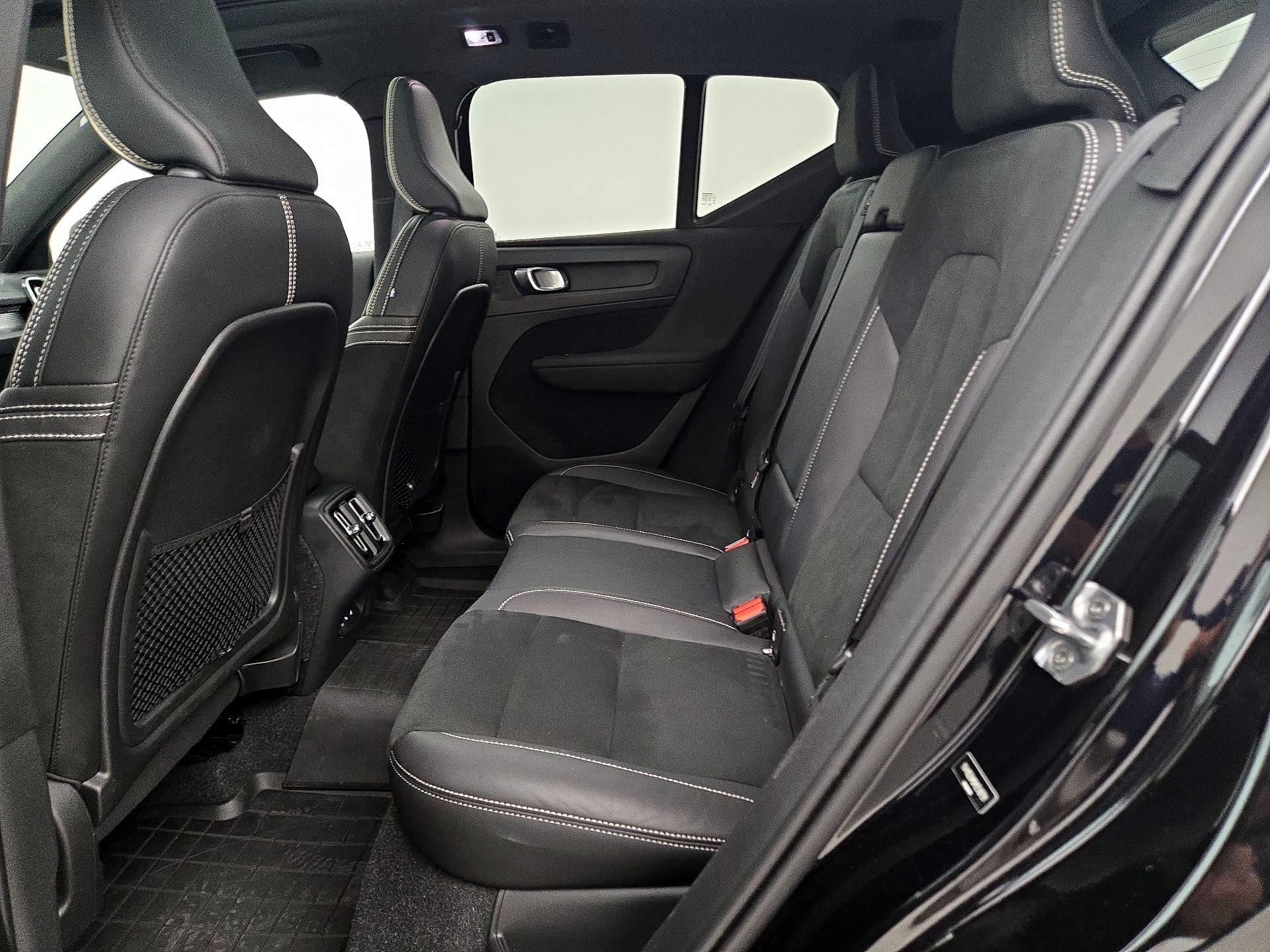 Thumbnail: 2021 Volvo XC40 - 19