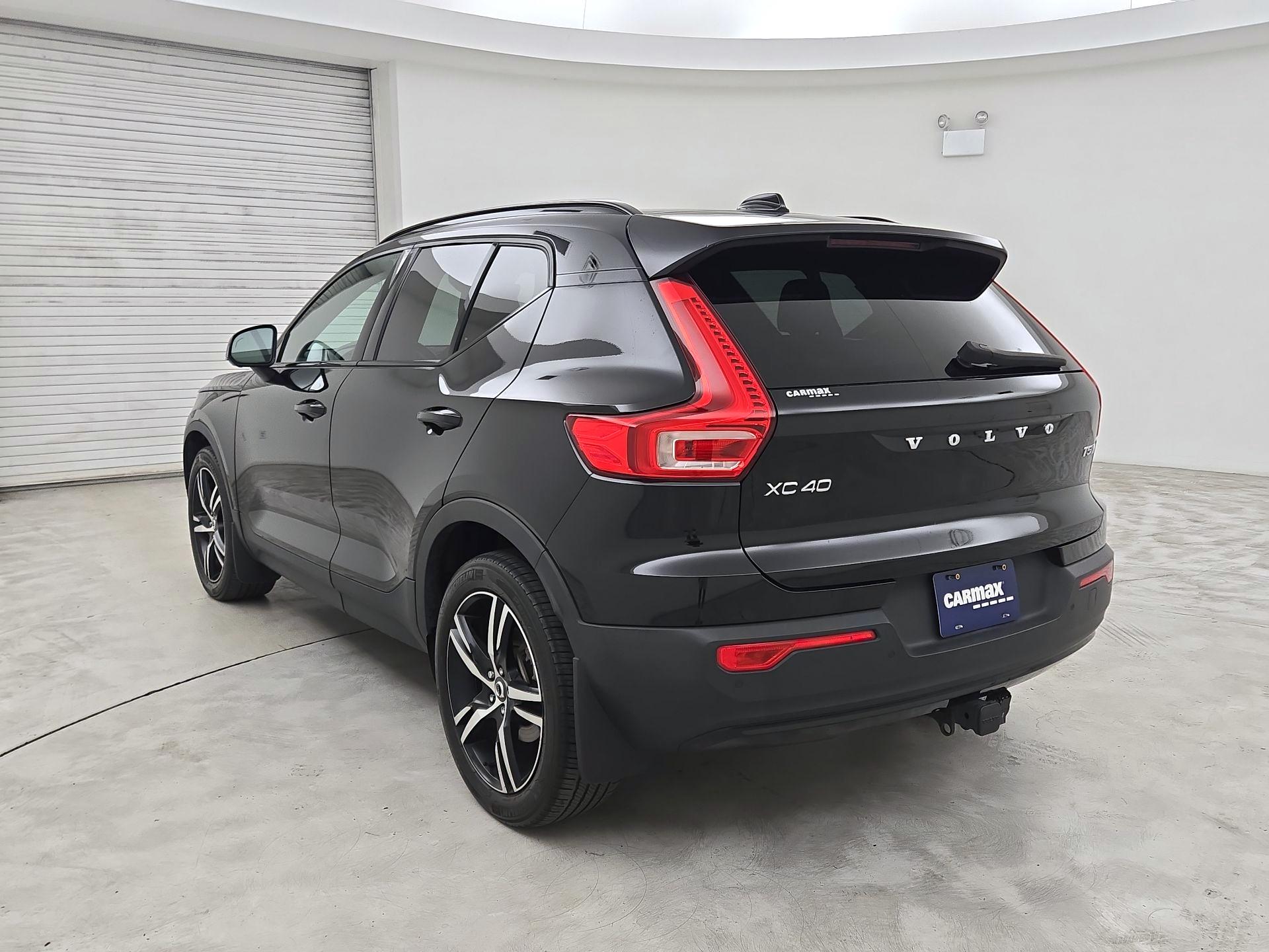 Thumbnail: 2021 Volvo XC40 - 7