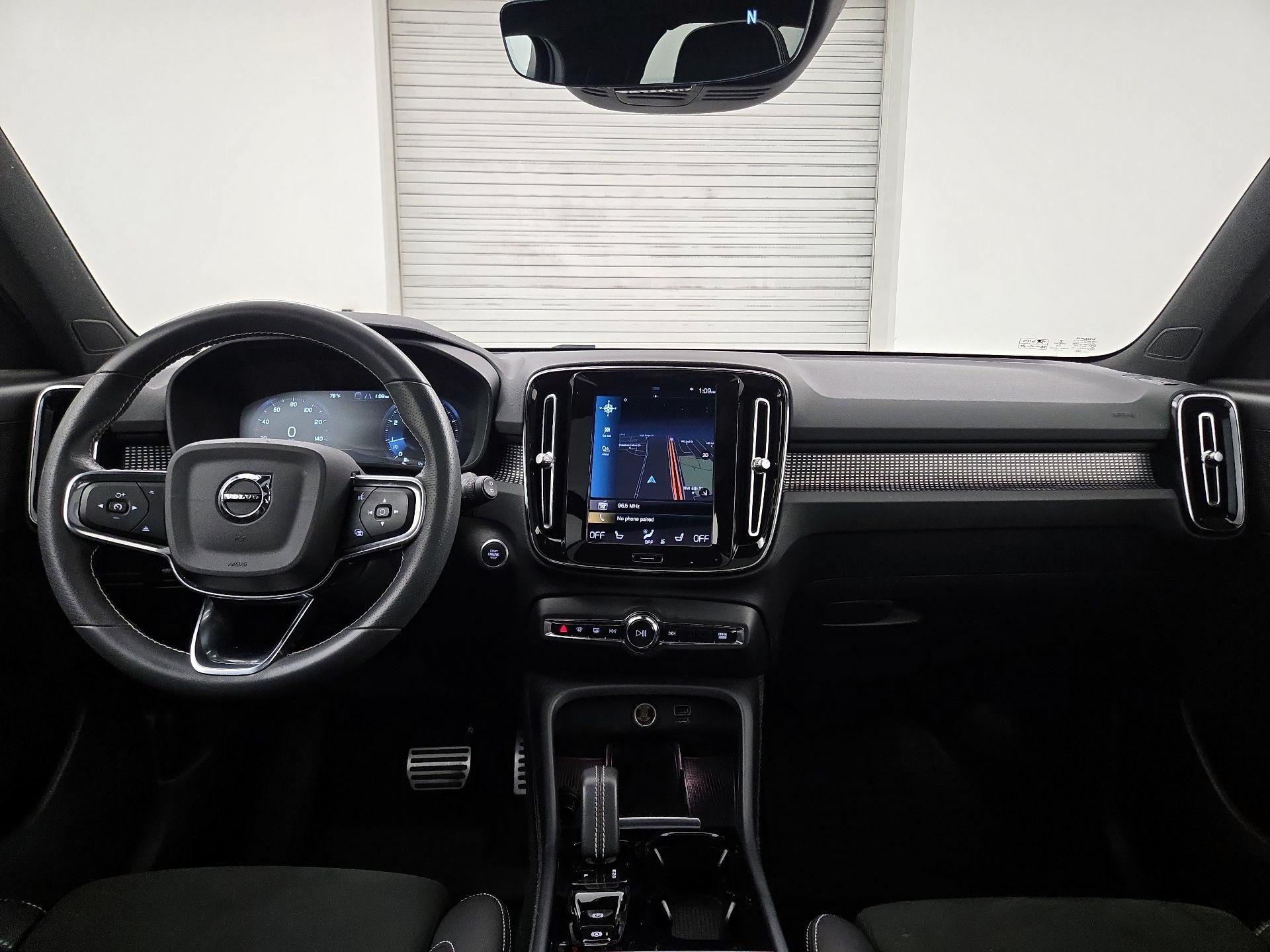 Thumbnail: 2021 Volvo XC40 - 8
