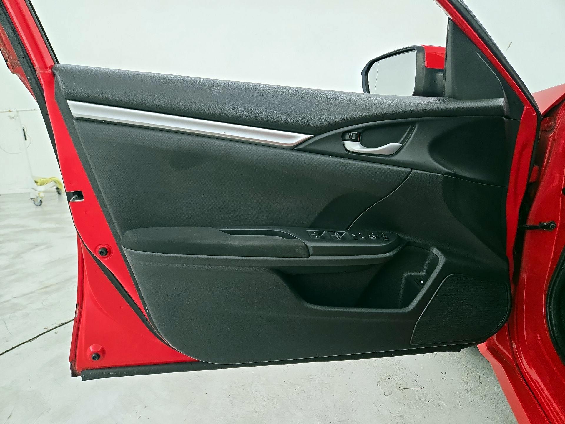 Thumbnail: 2016 Honda Civic - 12