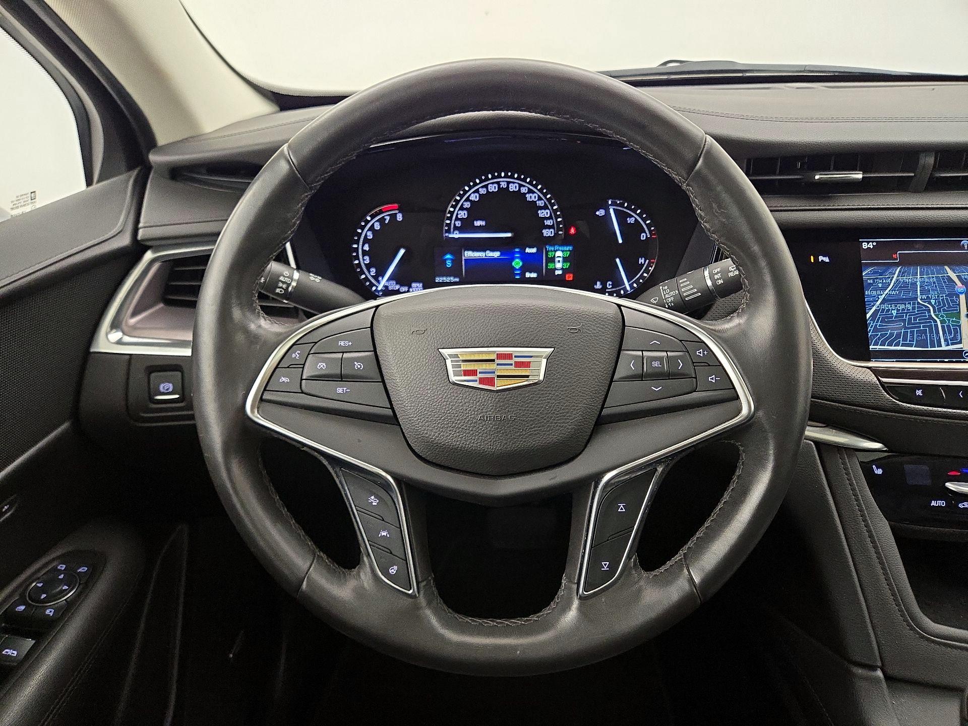 Thumbnail: 2017 Cadillac XT5 - 10