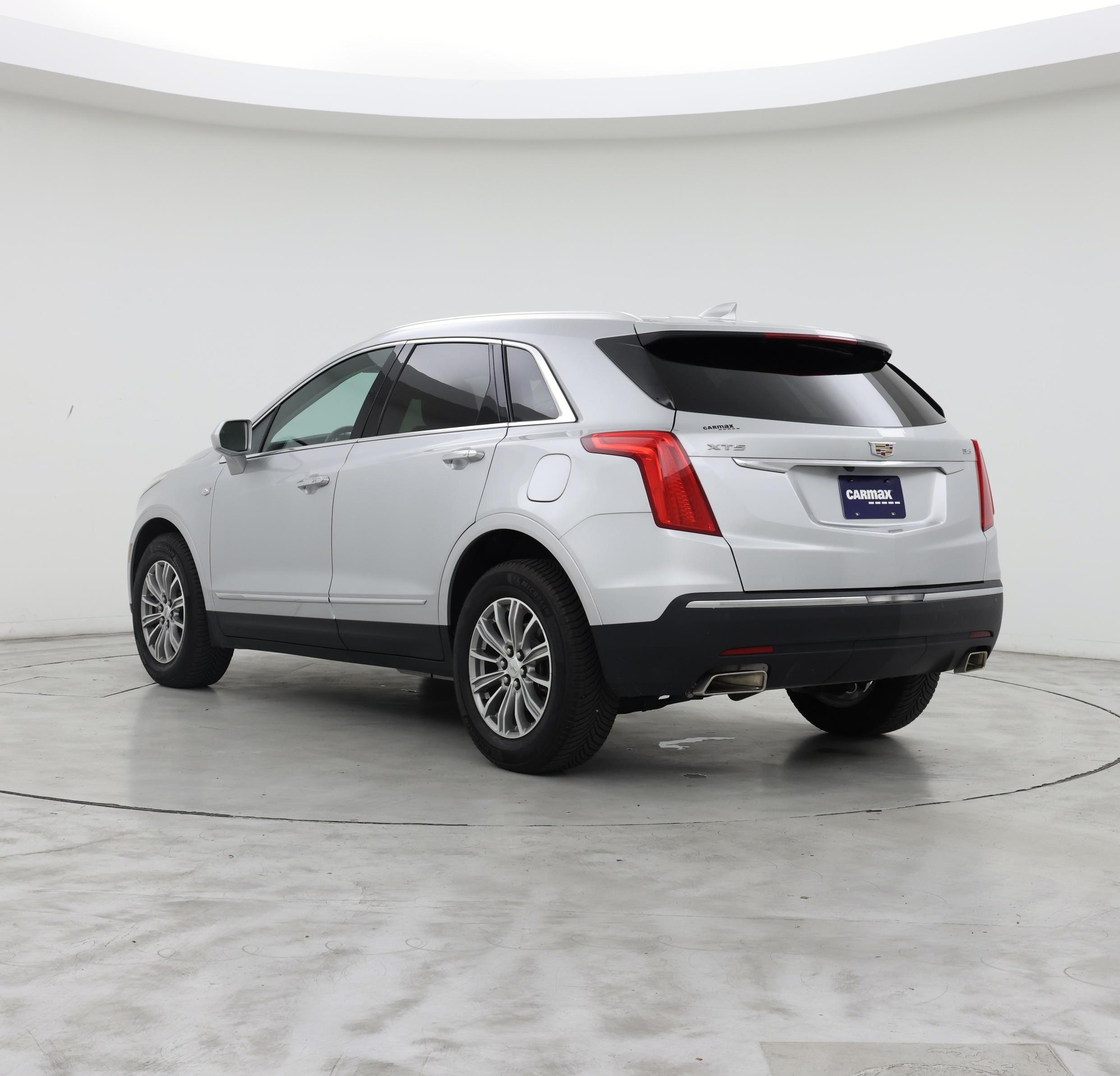 Thumbnail: 2017 Cadillac XT5 - 2