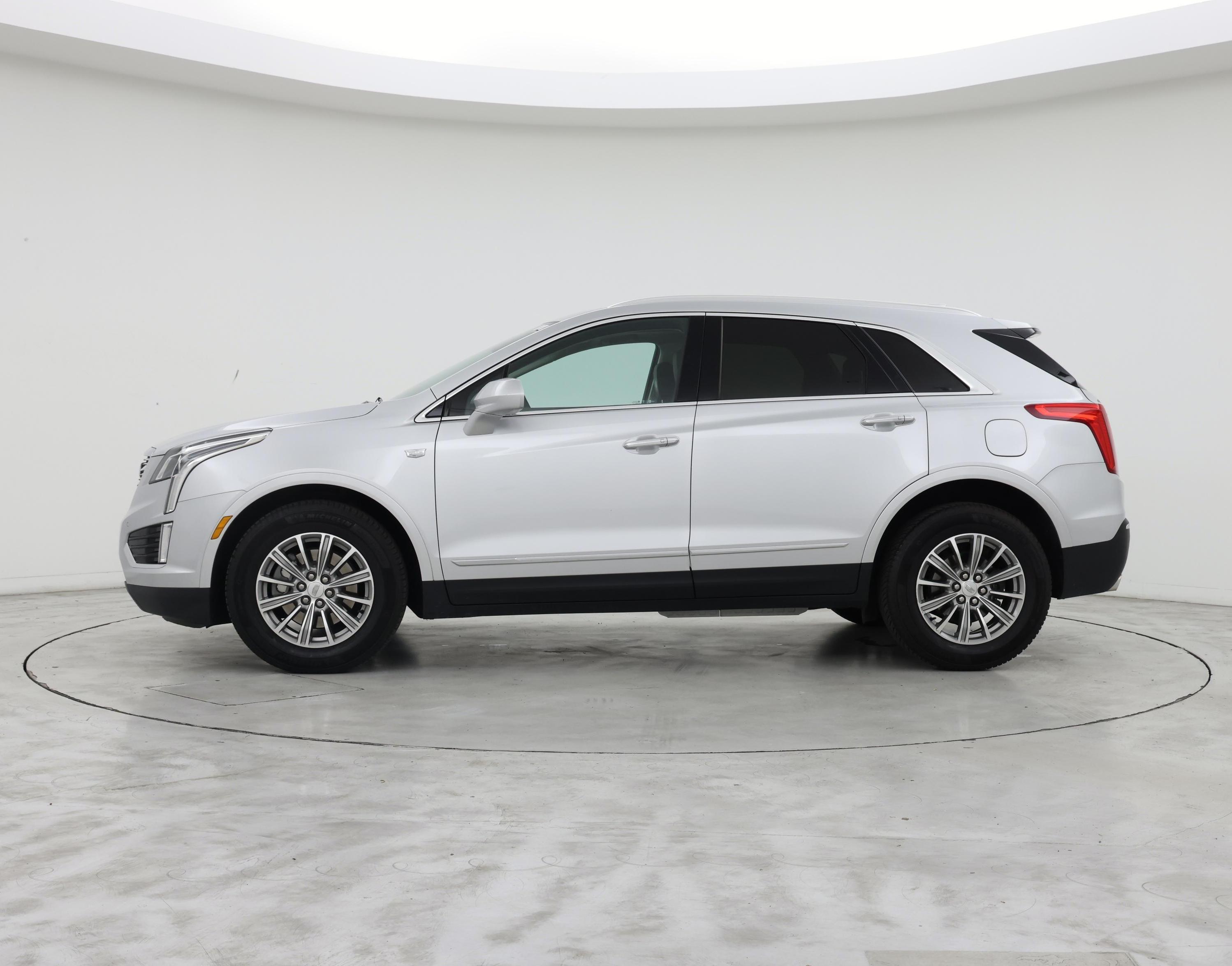 Thumbnail: 2017 Cadillac XT5 - 3