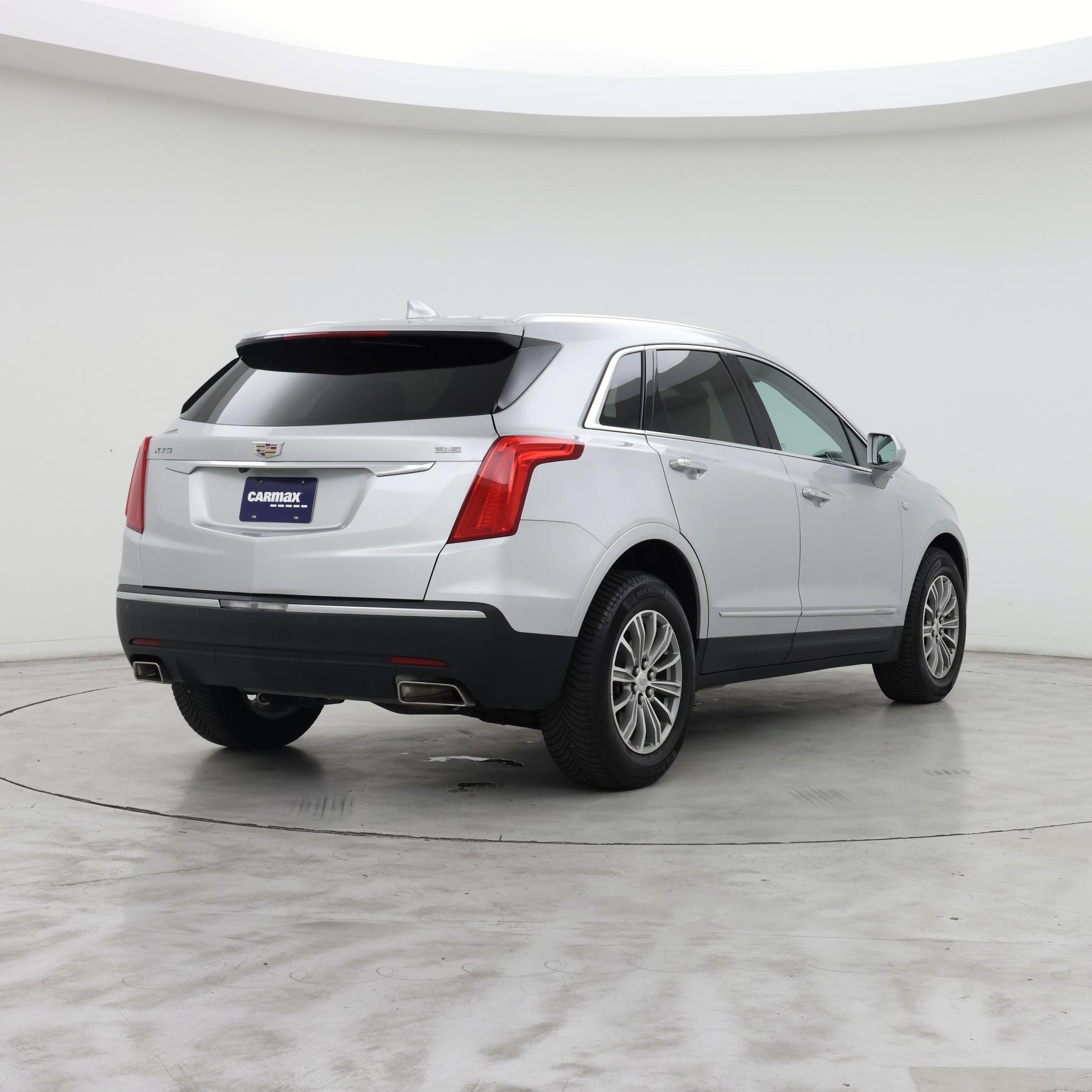 Thumbnail: 2017 Cadillac XT5 - 8