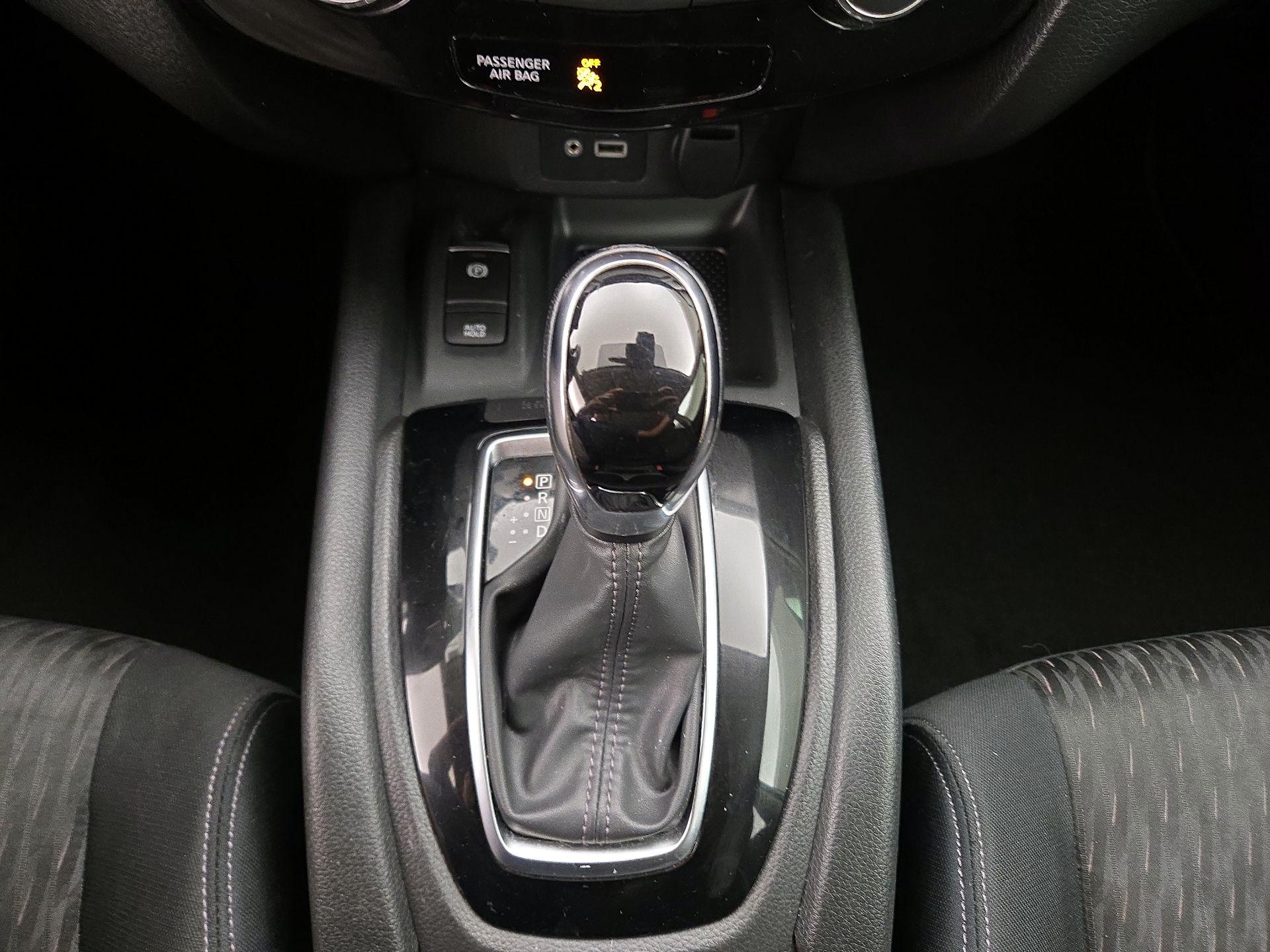 Thumbnail: 2019 Nissan Rogue - 18