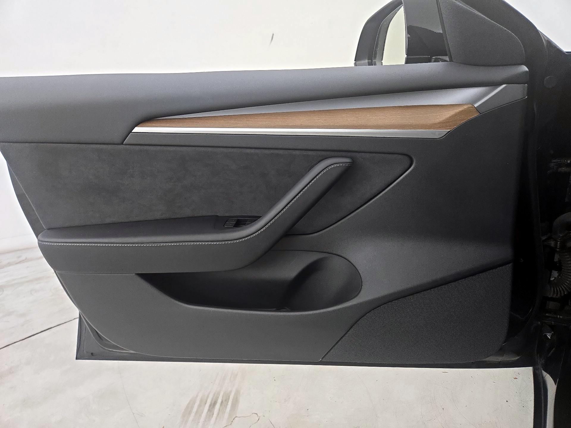 Thumbnail: 2022 Tesla Model 3 - 12