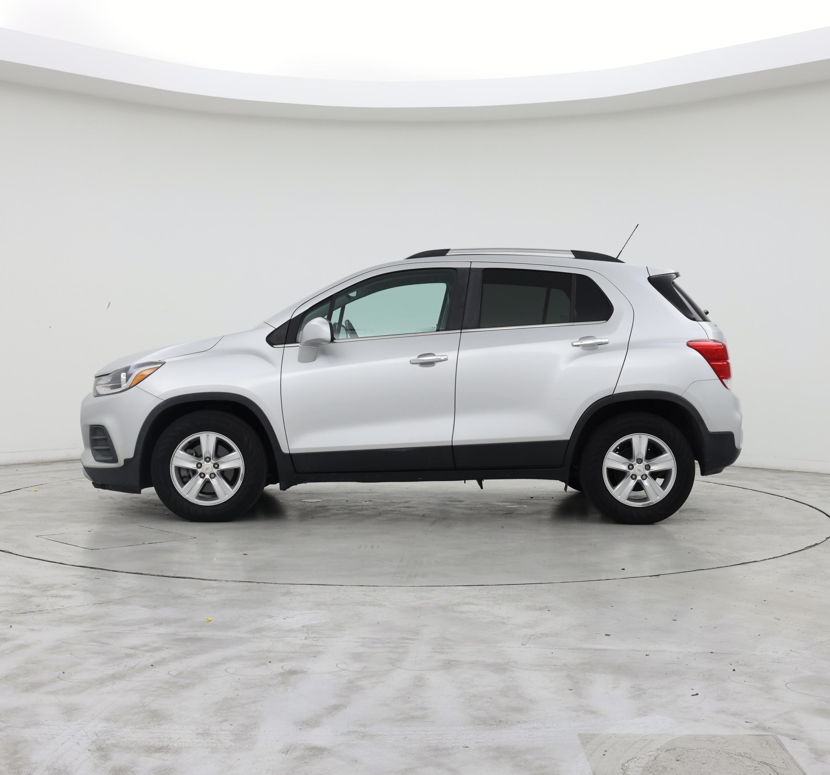 Thumbnail: 2019 Chevrolet Trax - 3