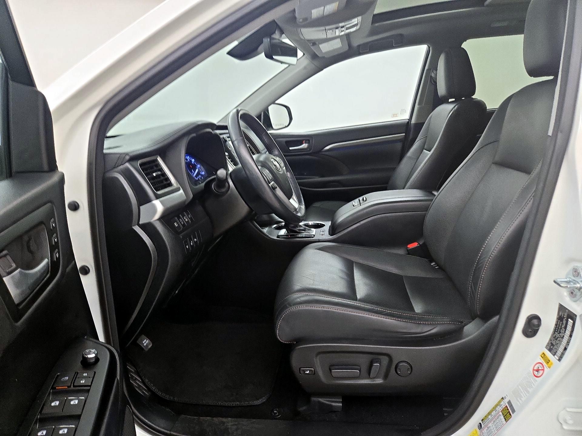 Thumbnail: 2017 Toyota Highlander - 9