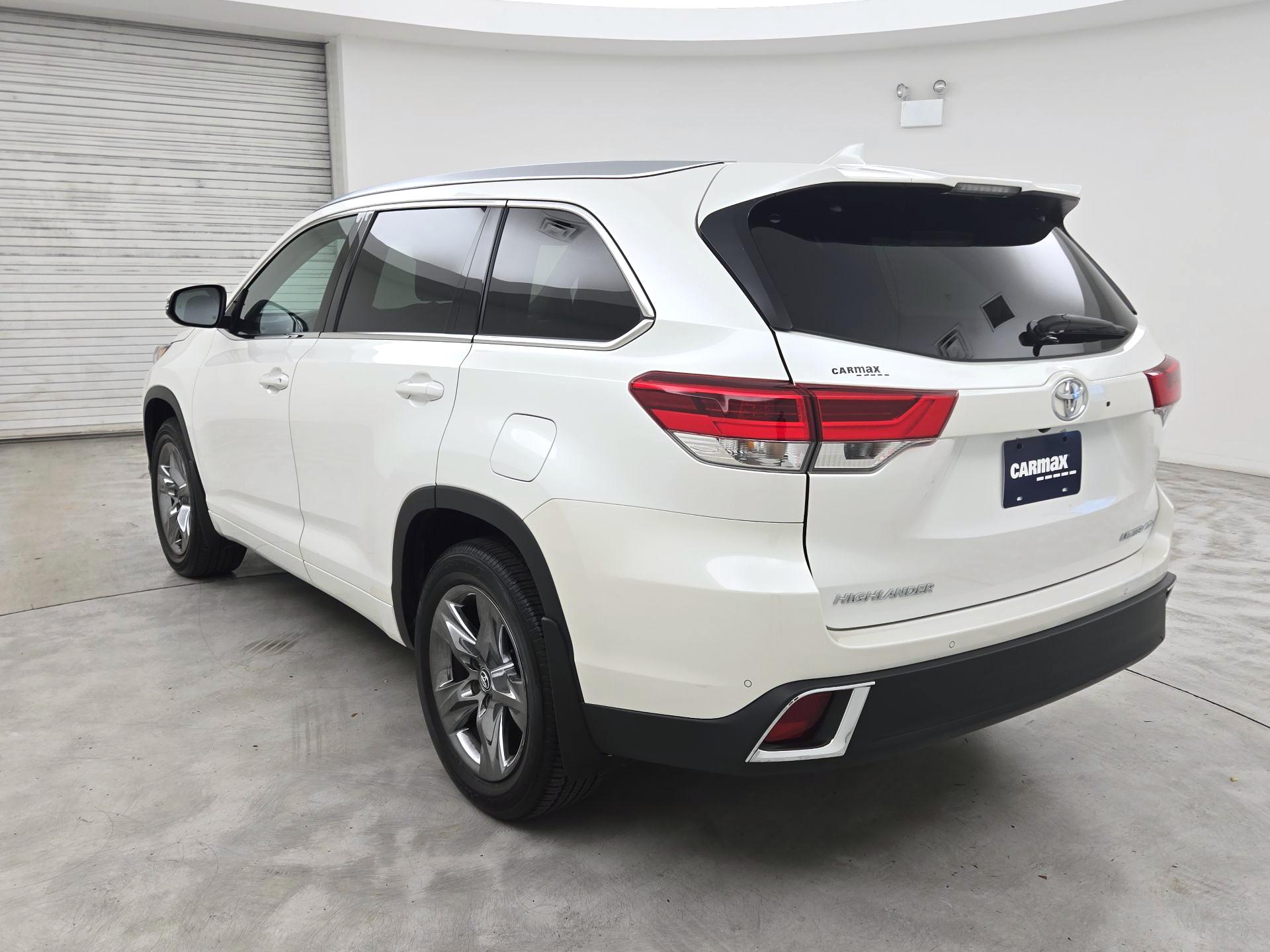 Thumbnail: 2017 Toyota Highlander - 7