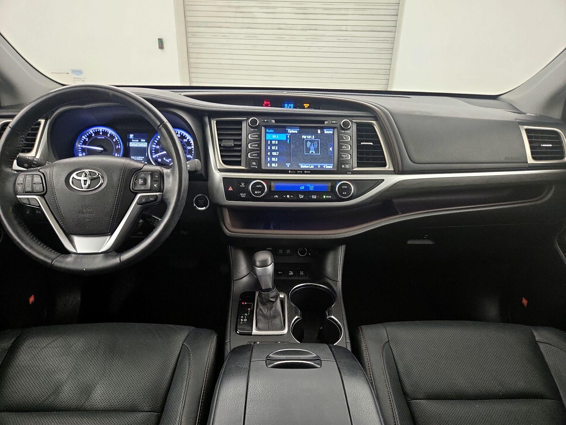 Thumbnail: 2017 Toyota Highlander - 8
