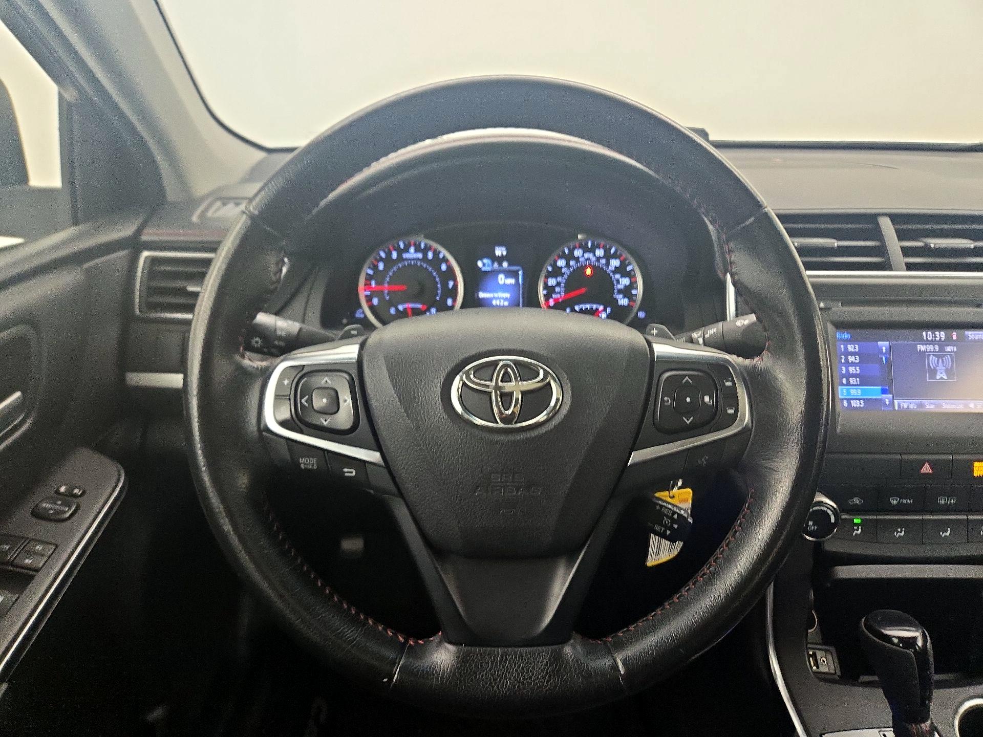 Thumbnail: 2016 Toyota Camry - 10