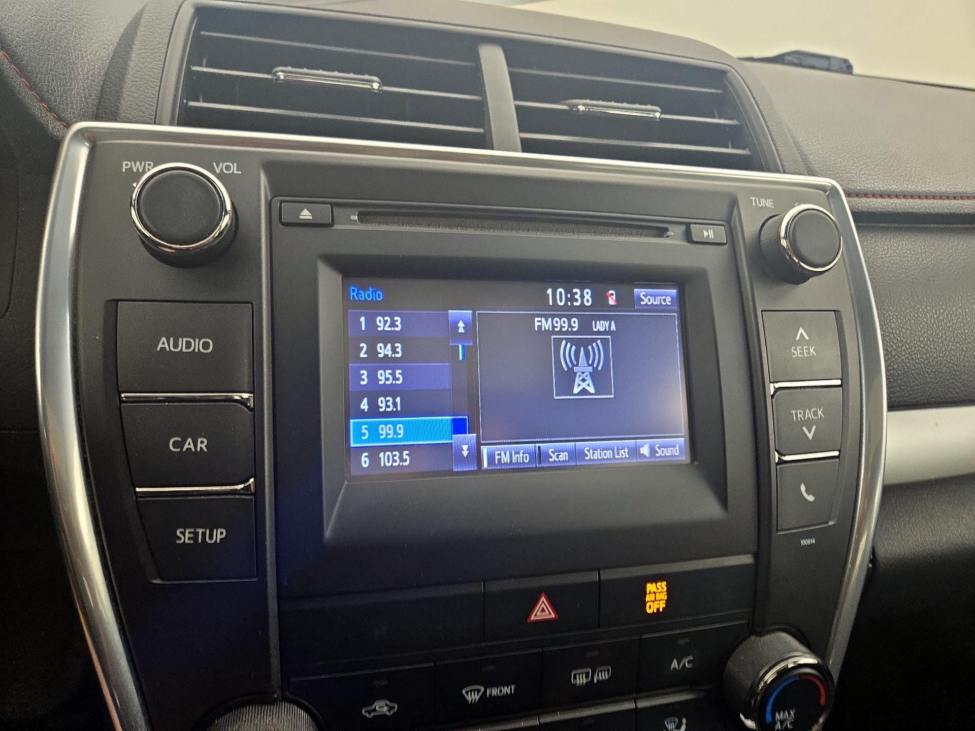 Thumbnail: 2016 Toyota Camry - 15