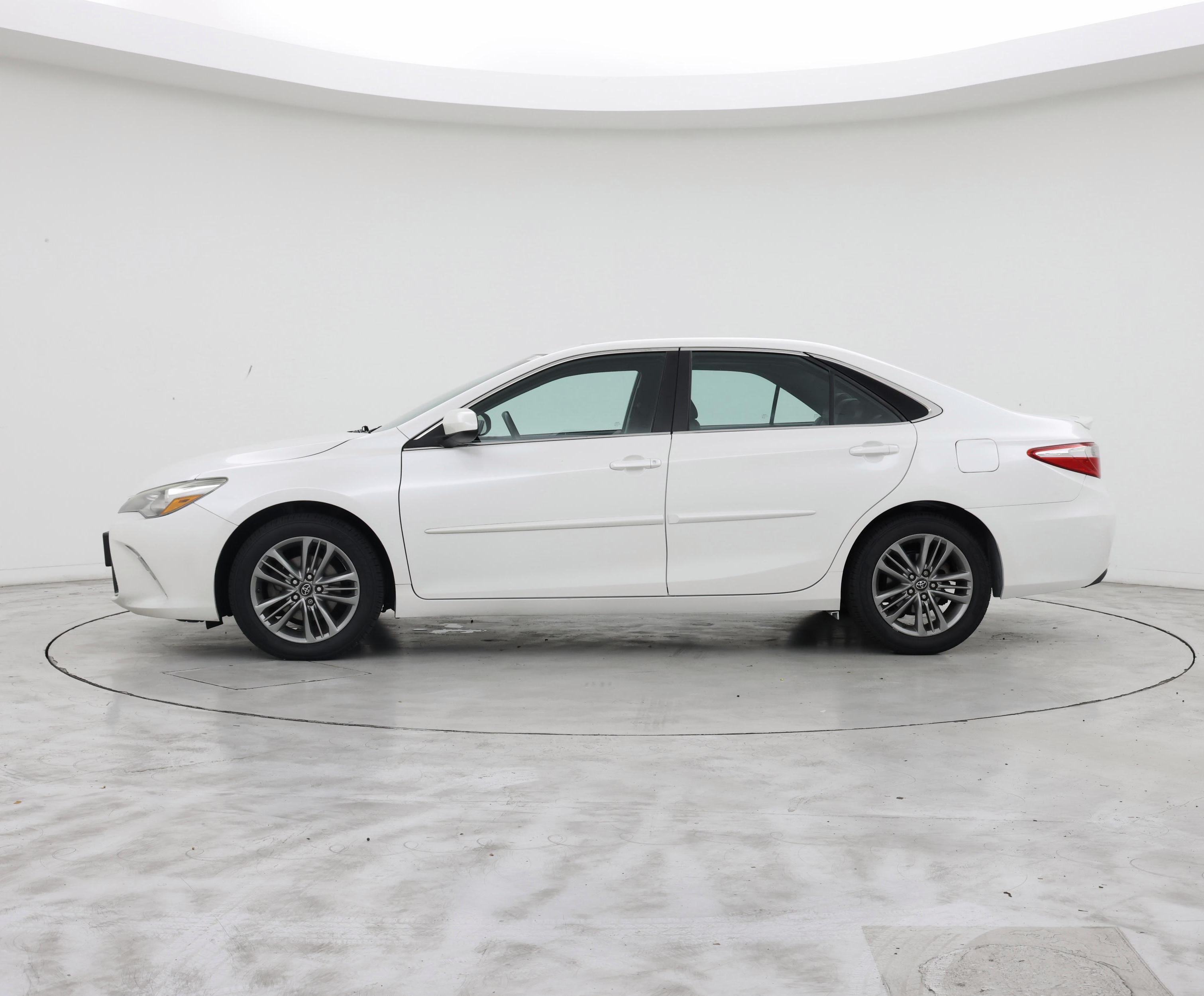 Thumbnail: 2016 Toyota Camry - 3