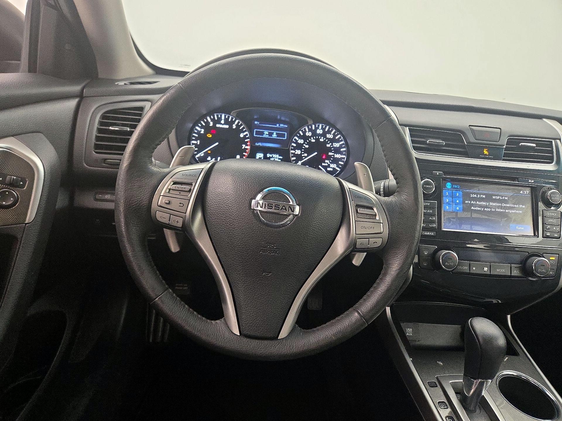 Thumbnail: 2015 Nissan Altima - 10