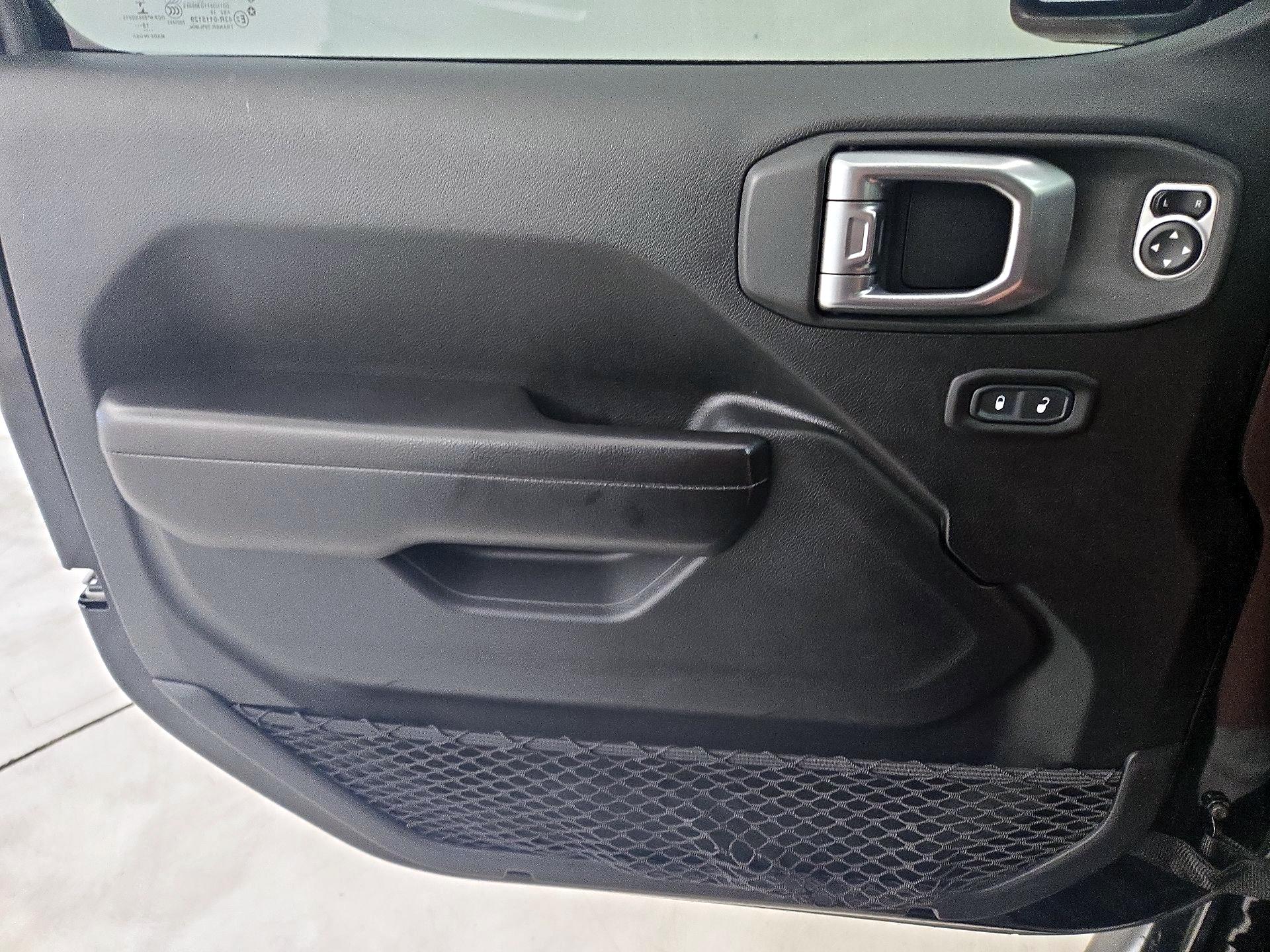Thumbnail: 2020 Jeep Wrangler - 12