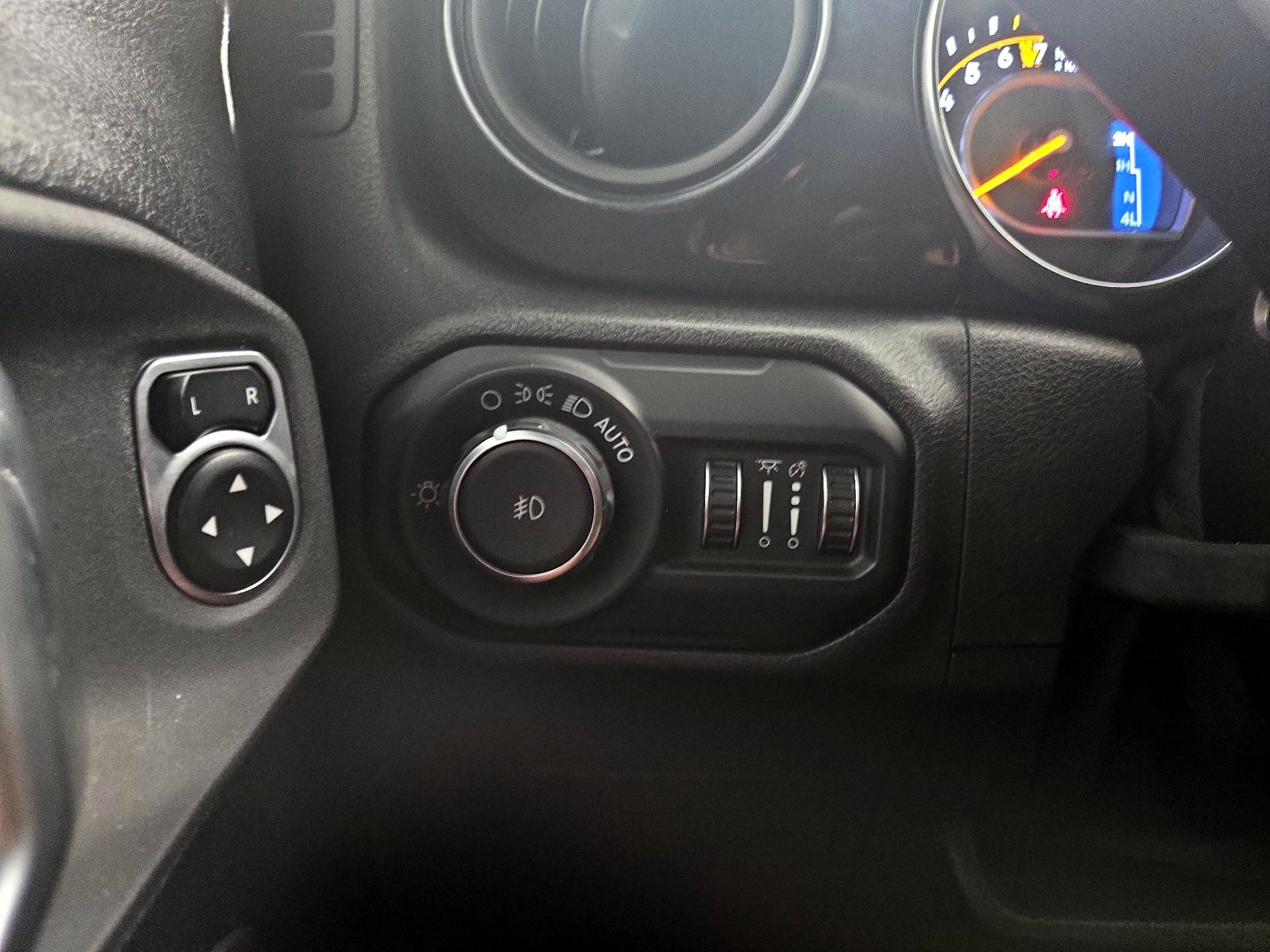 Thumbnail: 2020 Jeep Wrangler - 13