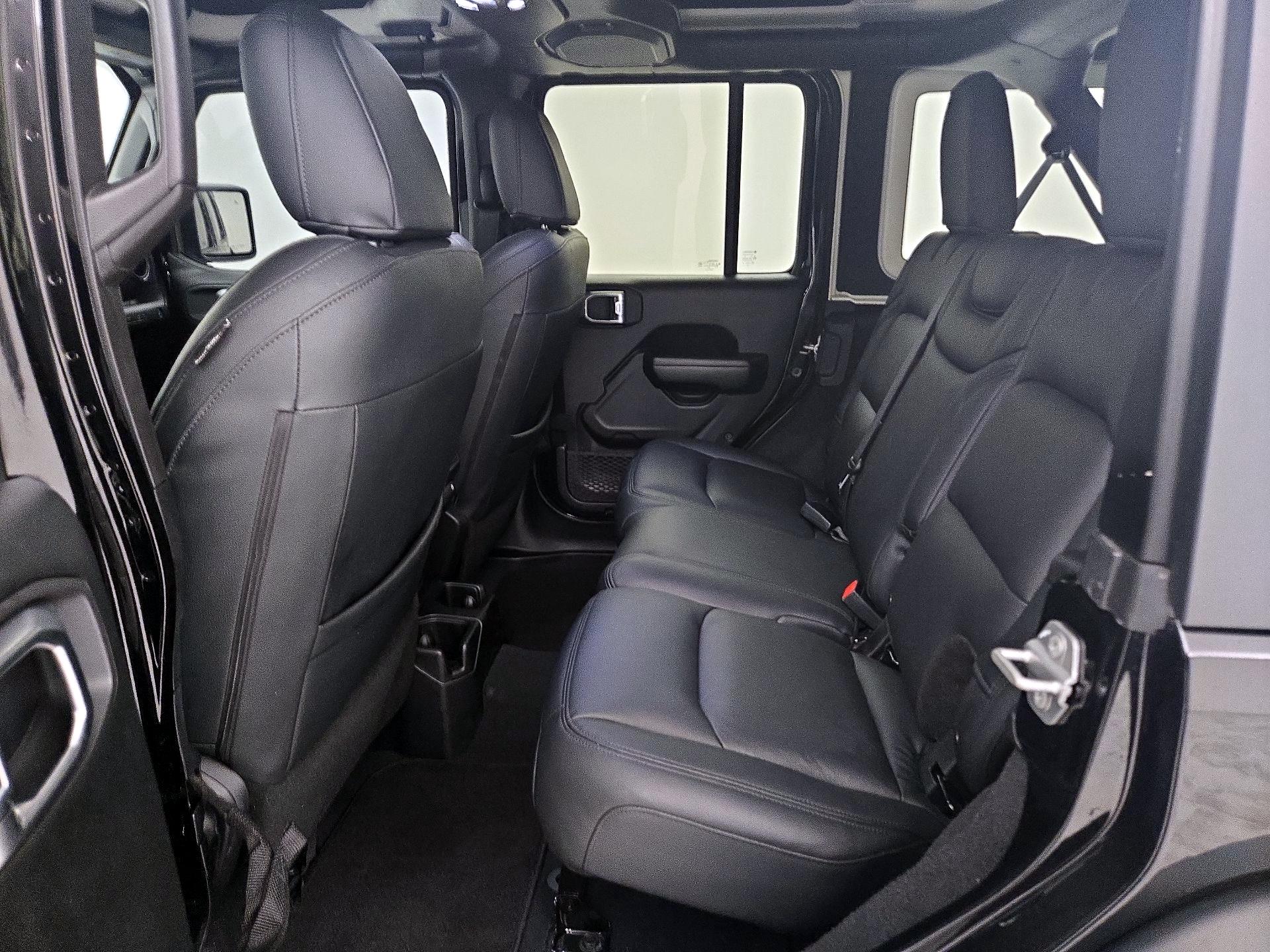 Thumbnail: 2020 Jeep Wrangler - 19