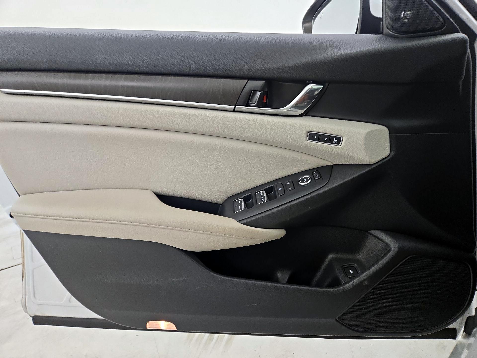 Thumbnail: 2019 Honda Accord - 12