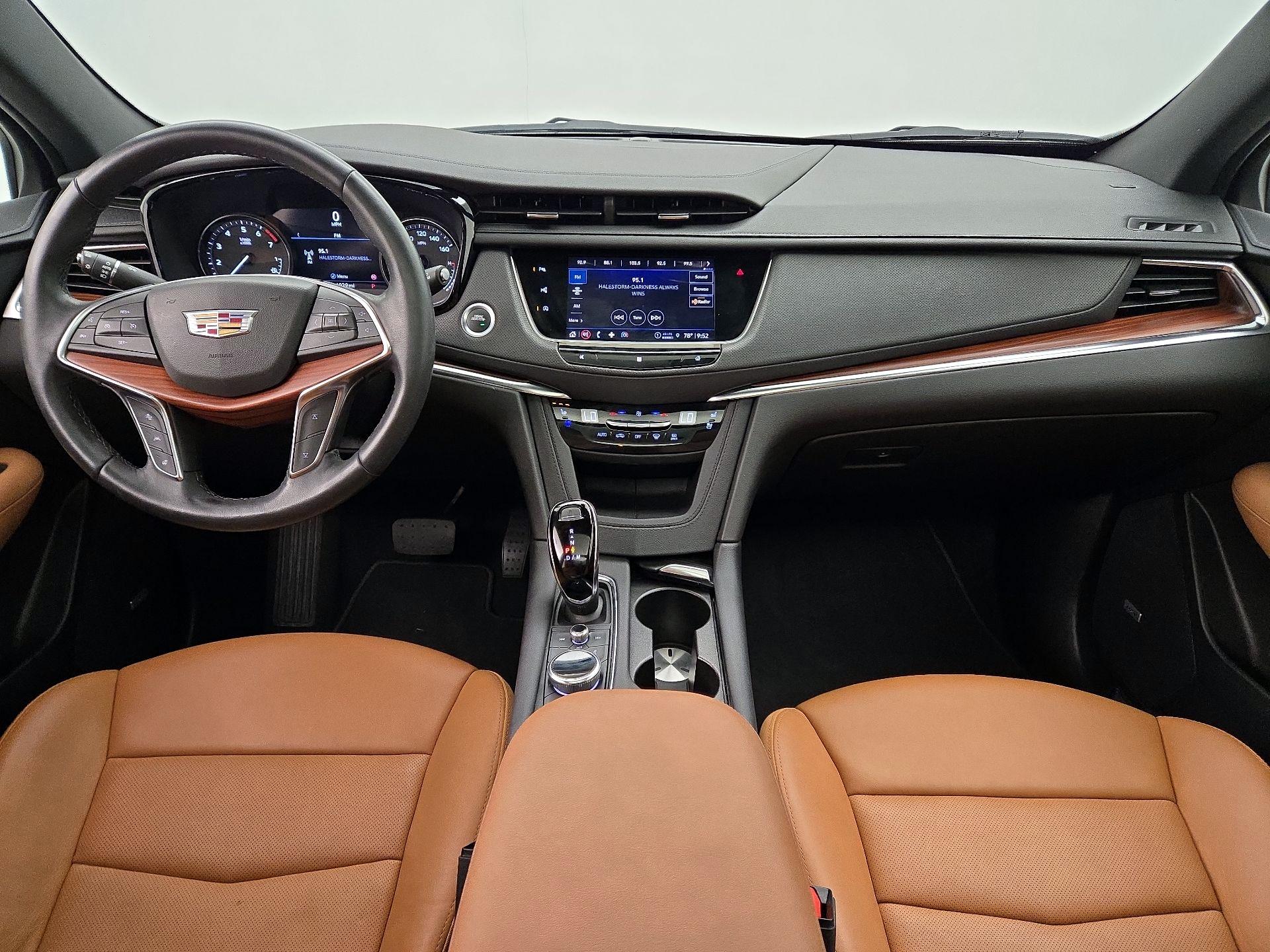 Thumbnail: 2021 Cadillac XT5 - 9