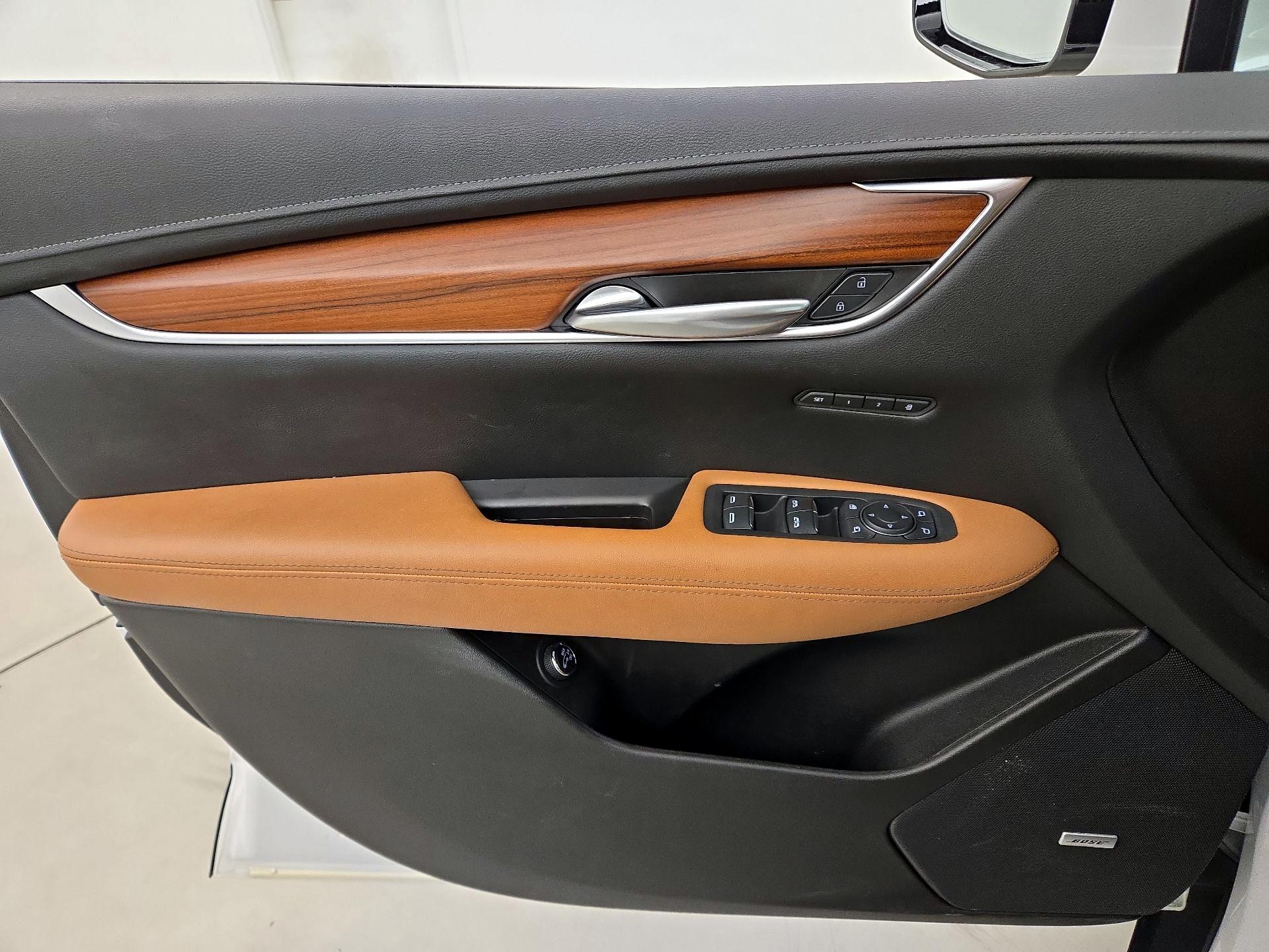 Thumbnail: 2021 Cadillac XT5 - 12
