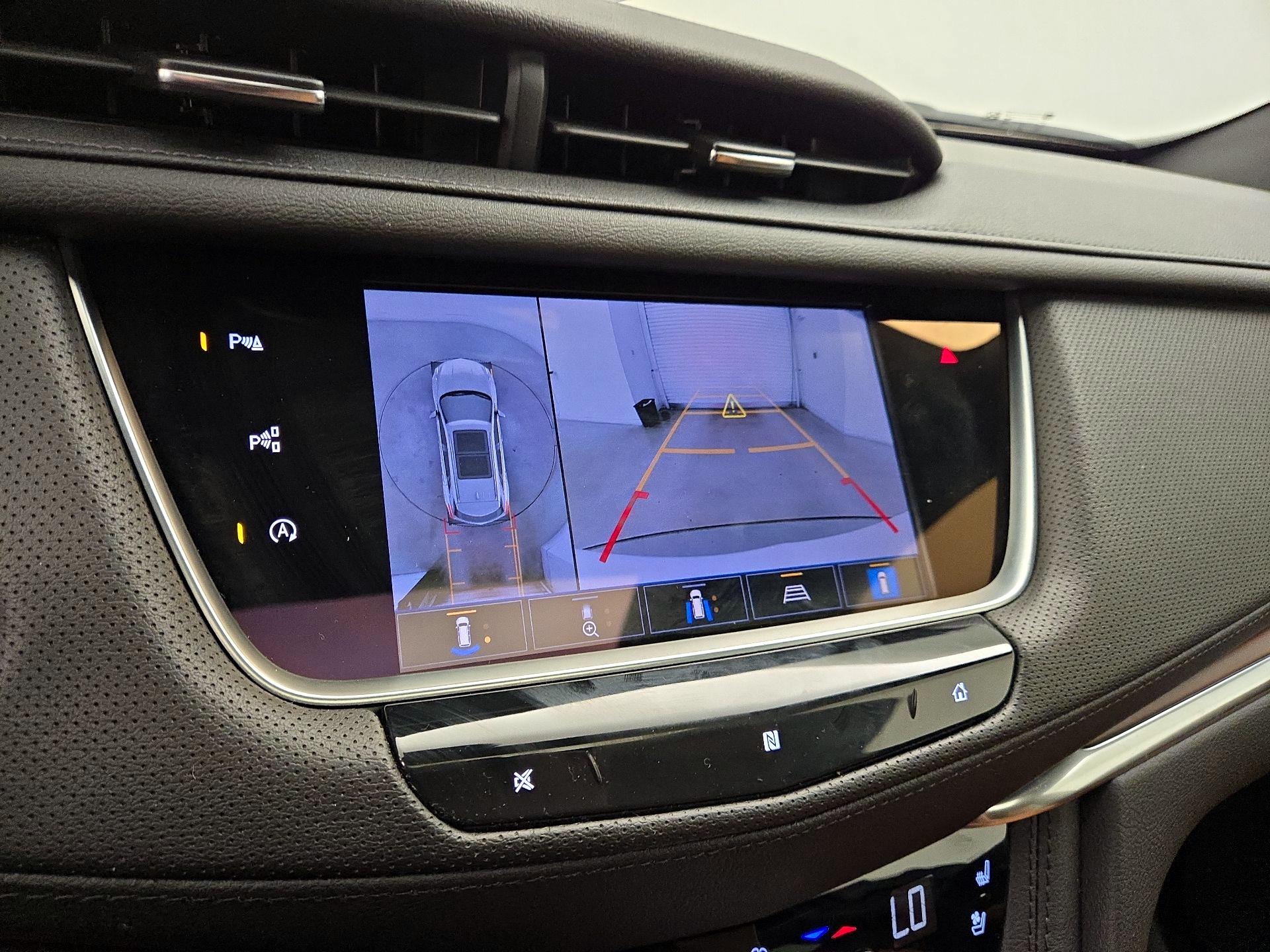 Thumbnail: 2021 Cadillac XT5 - 14